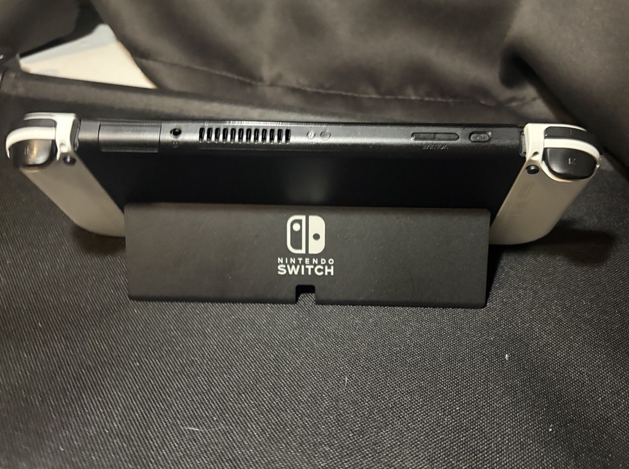 Nintendo Switch OLED Model 32GB Console White Joy-Con, Dock, HDMI TV Ready
