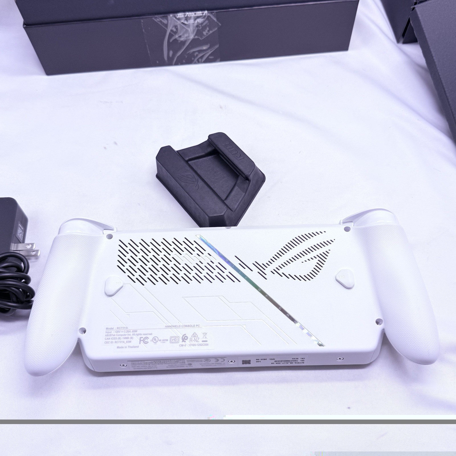 Asus Rog Xbox Ally 7″ FHD Handheld Gaming 16GB, 500GB