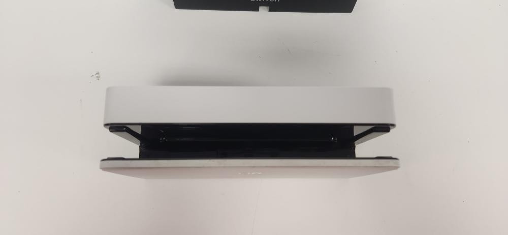 NINTENDO SWITCH HANDHELD – OLED – HEG-001 (P04025188)