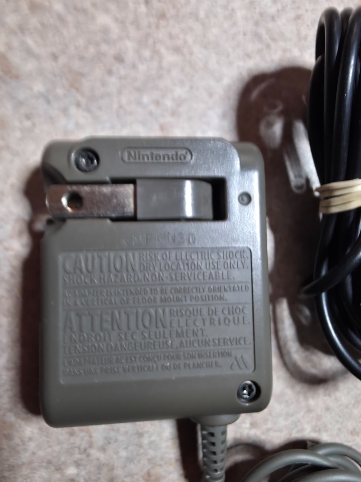 Nintendo DS Lite Handheld Console – Polar White w/ OEM wall and car Charger
