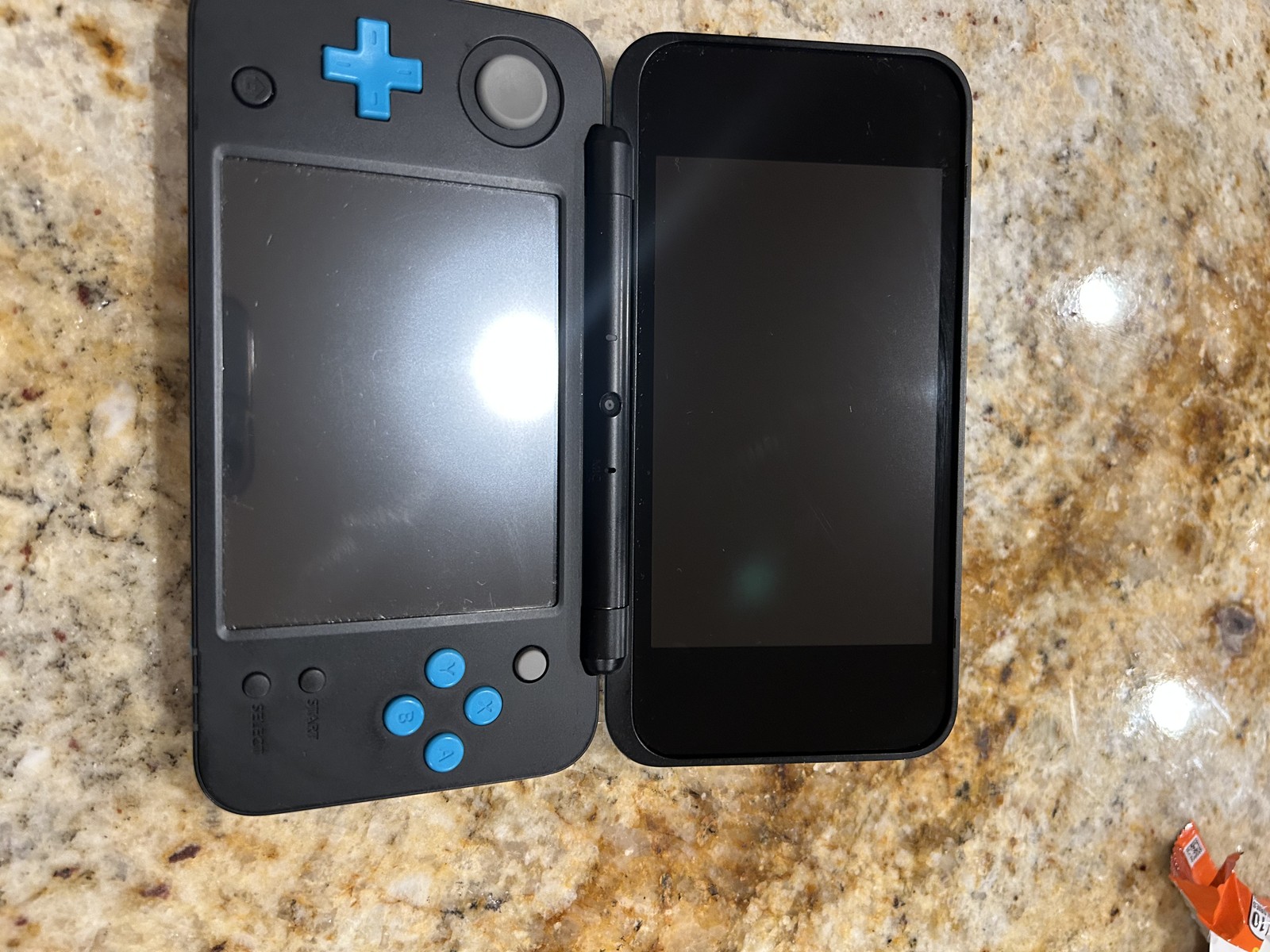 Nintendo 2DS XL Console – Black/Turquoise