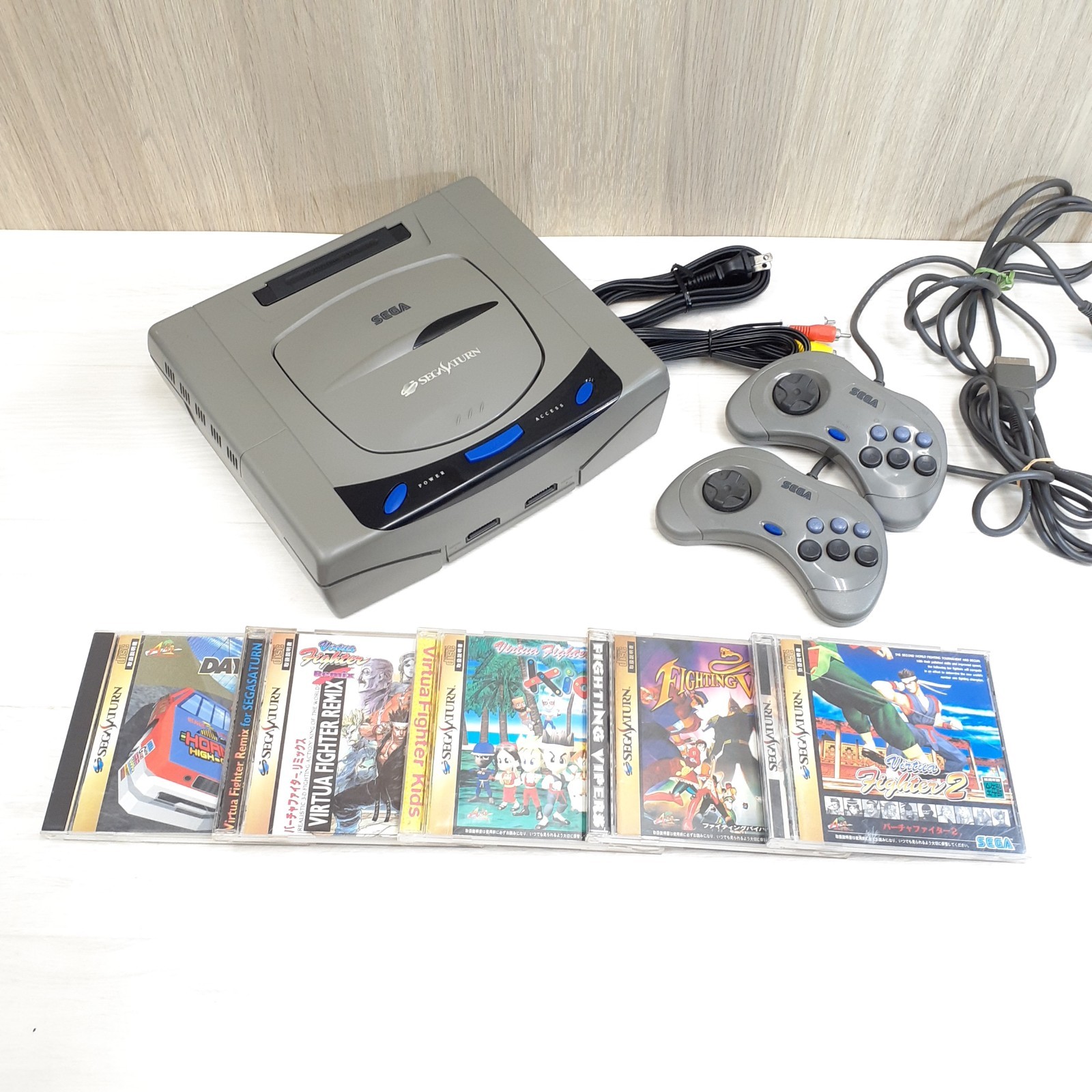Japan SEGA SATURN Console HST-3210 with 2 controllers, Cables 5 Games SG825G-5G