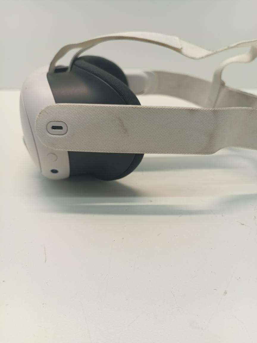 PRE OWNED OCULUS META QUEST 3 (P23016606)