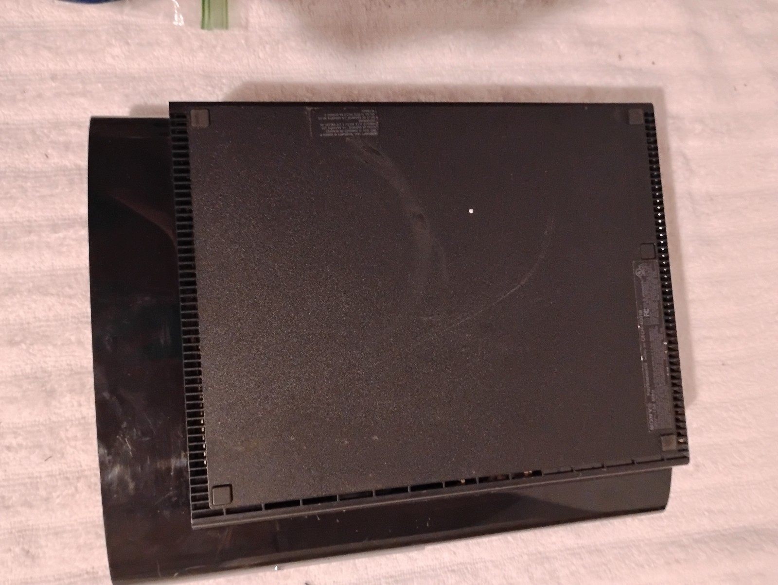 Sony PlayStation 3 Super Slim – 500 GB – Black Console with cords