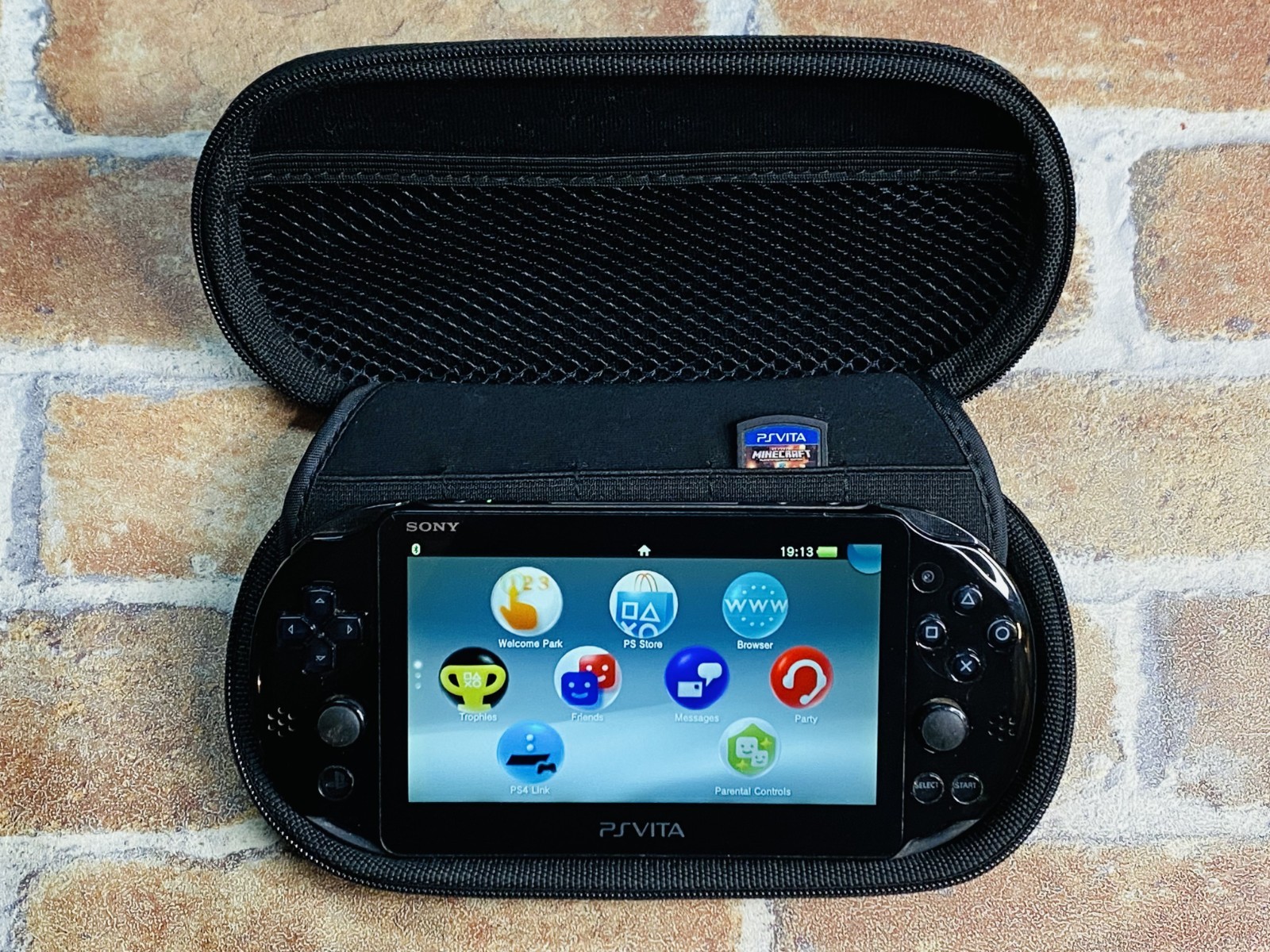 PS Vita PCH 2000 Black SONY PlayStation Japan 16GB Charger MobileCase 1Game No2D