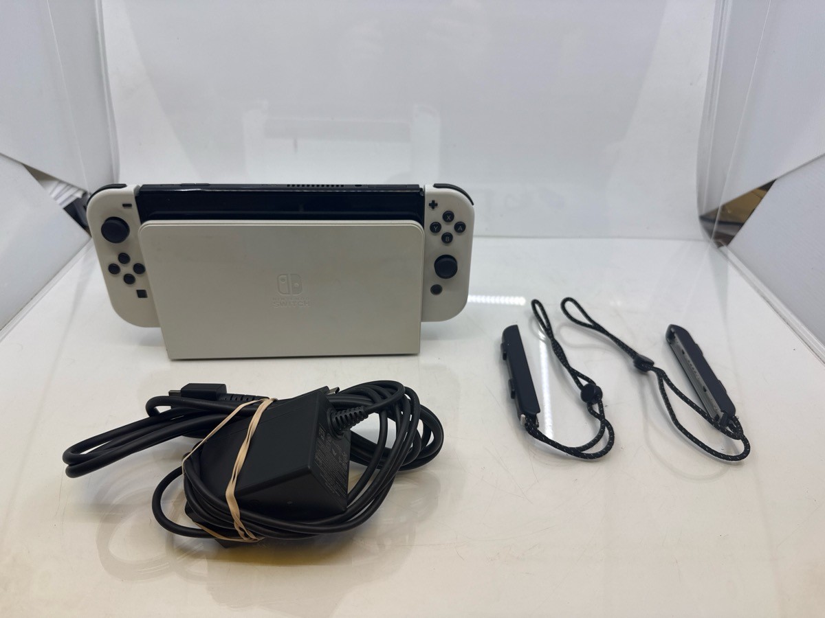 Nintendo Switch Handheld HEG-001 OLED W/Dock & Cords (RO1077551)