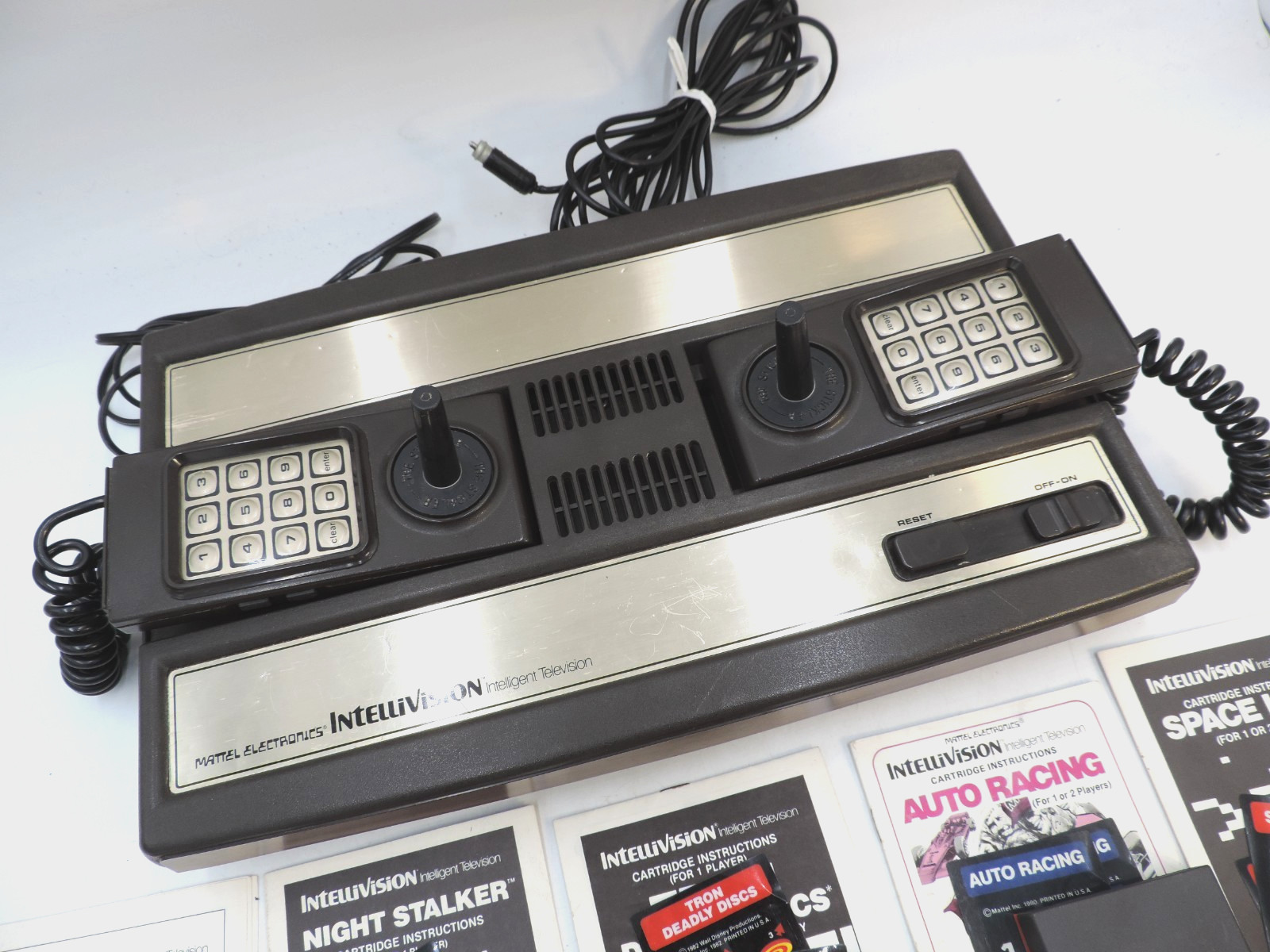 Mattel IntelliVision Game Console 2609 with Game & Overlay Lot / For Repair