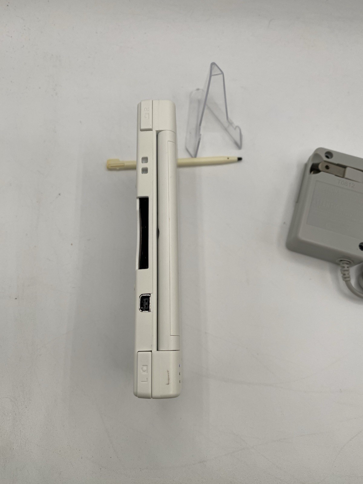 Nintendo DSi White – Includes Preloaded Library (Large Collection)