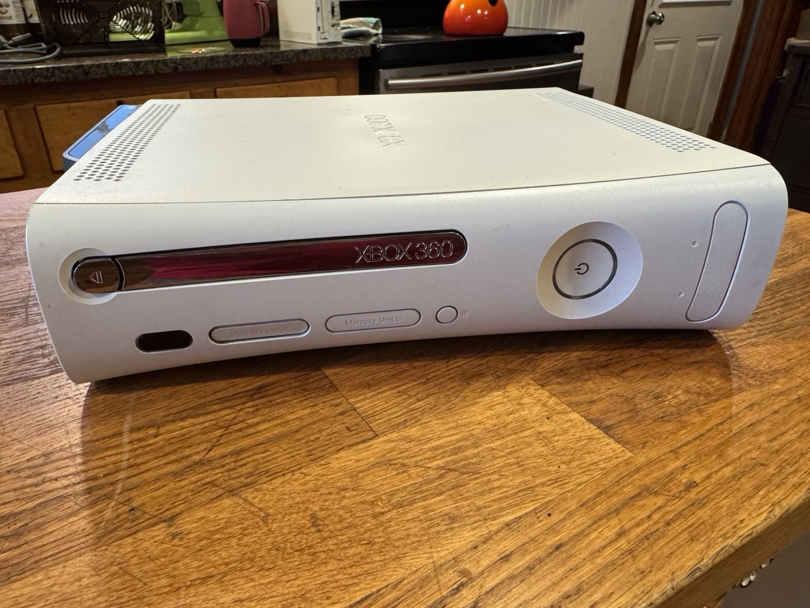 White Xbox 360 Console w/ 20GB HDD Tested Working Power / AV Cable No Controller