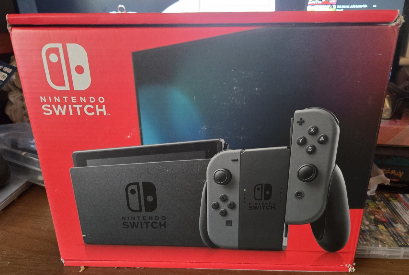 Nintendo Switch 32GB Console with Gray Joy‑Con w/ Mario Kart 8 Deluxe