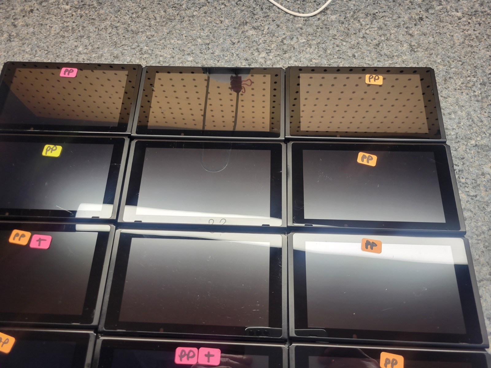 MIXED LOT – 50x Nintendo Switch Standards & LITE Handheld Consoles +JOYCONS READ