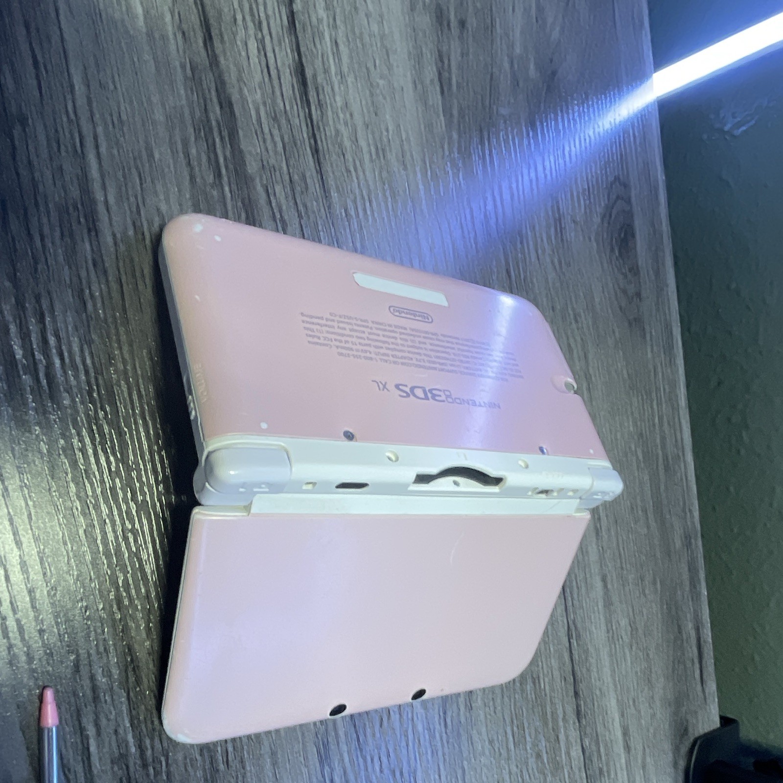 Nintendo 3DS XL Pink/White w/ Stylus and storage and free games