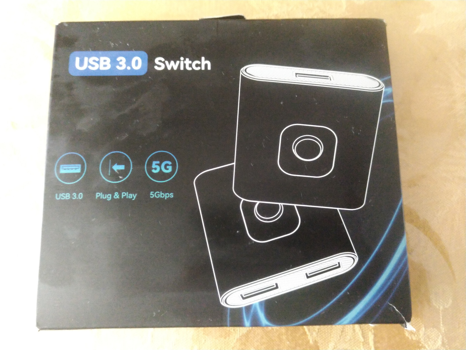 Viagkiki Bi-Directional USB 3.0 Plug and Play 5Gbps Switcher 2 Computers Share 1