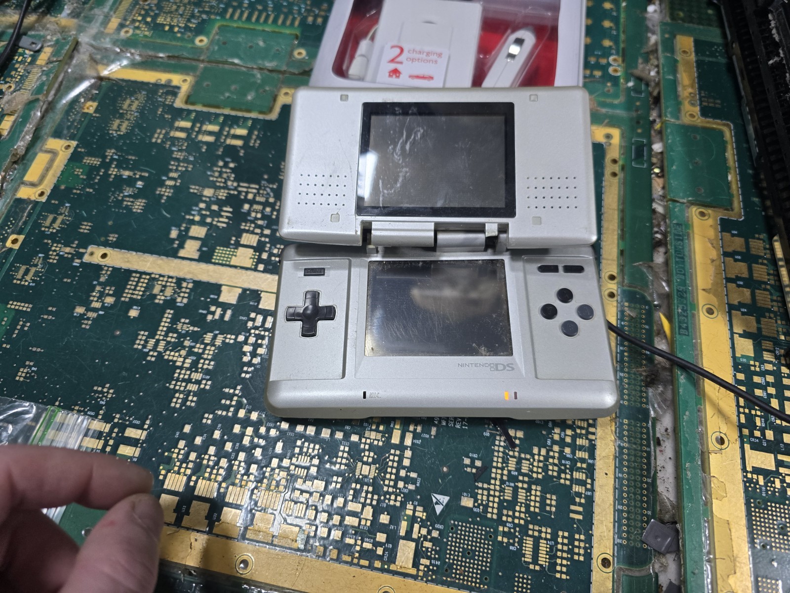 Nintendo DS NTR-001 EXACT Silver-Broken-Power-Video w/Adapter & Universal-PARTS