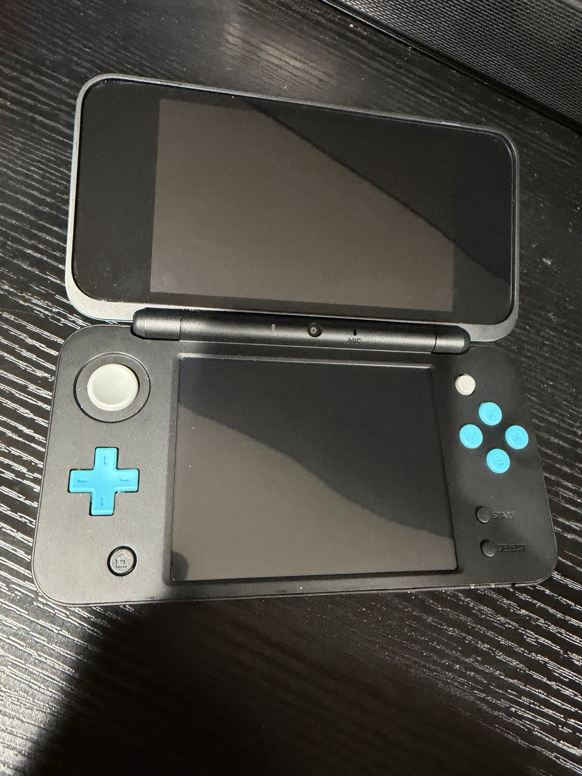 Nintendo 2DS XL Handheld System Turquoise Blue/Black