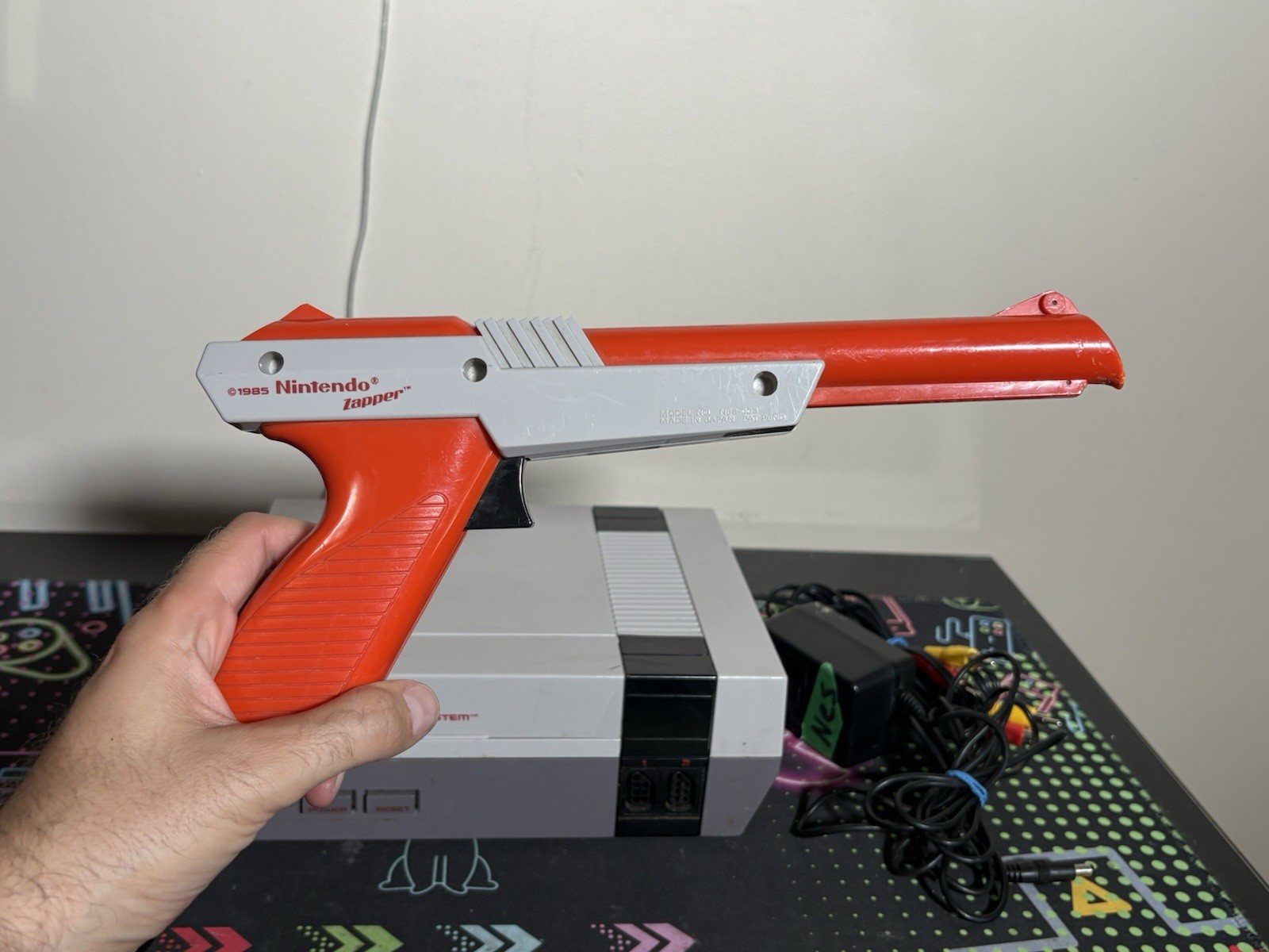 Nintendo Original NES-001 Entertainment System NES Console With Zapper