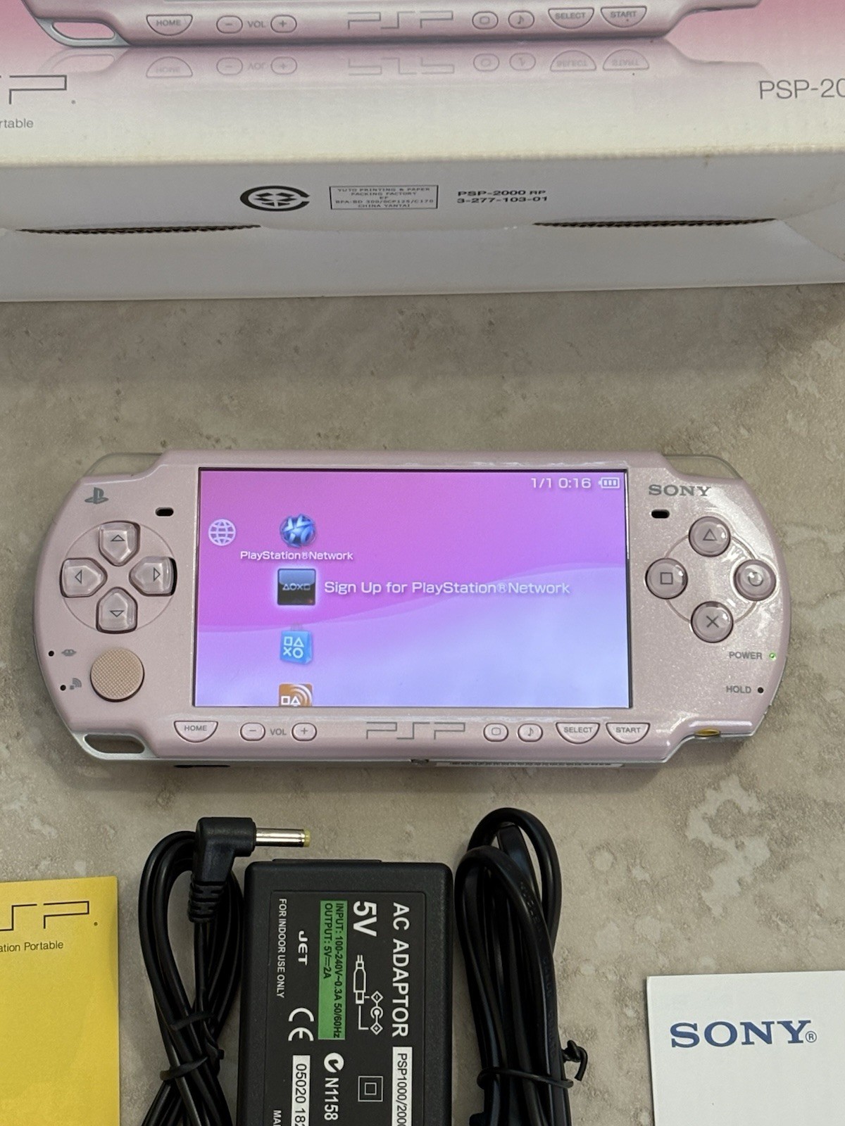Sony PSP 2000 Console, Pink Near Mint Complete In Box USA Seller