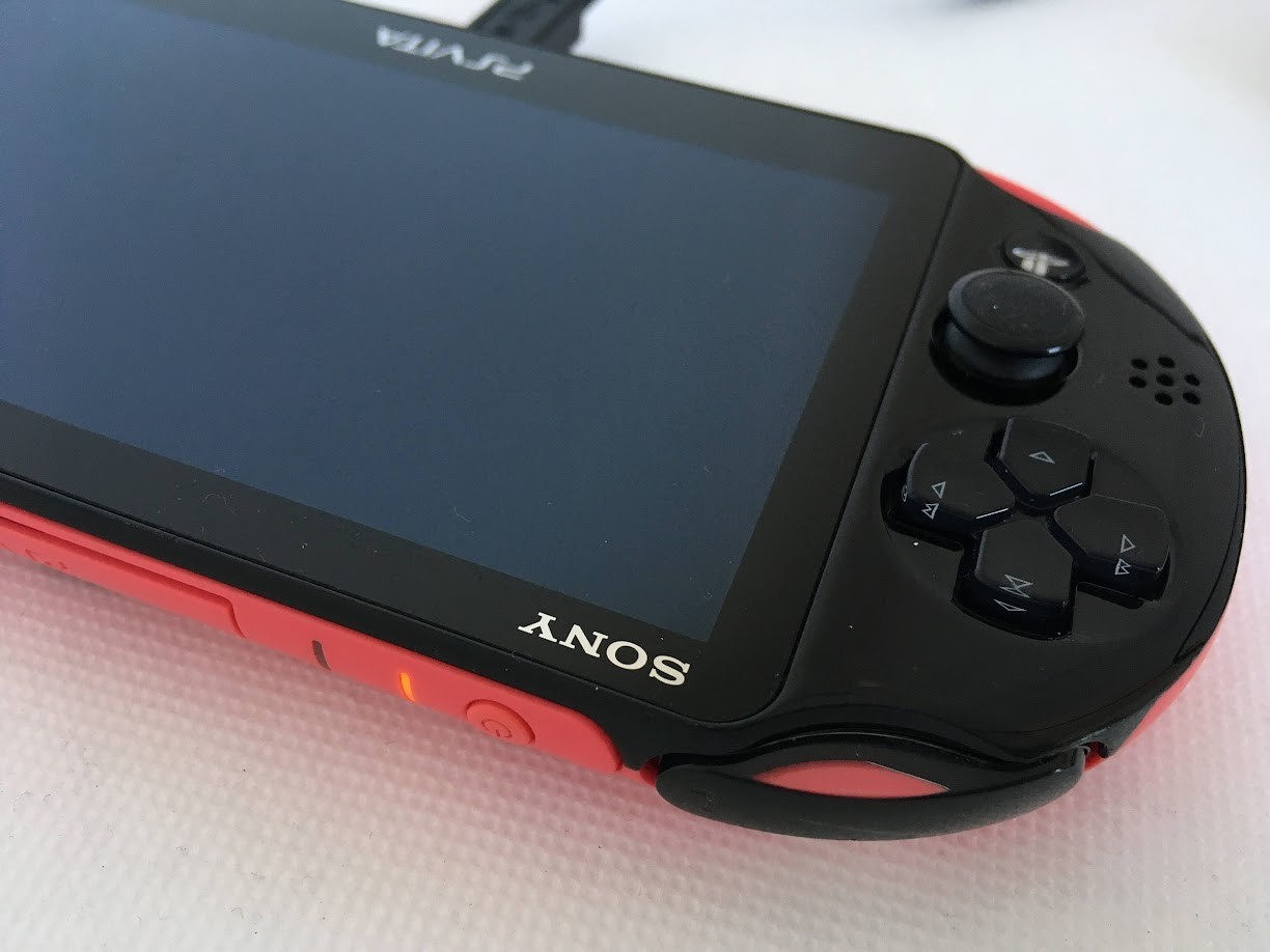 [Read/Exc] Sony PS Vita Pink/Black PCH-2000 ZA15 Slim Console Wi-fi w/Box