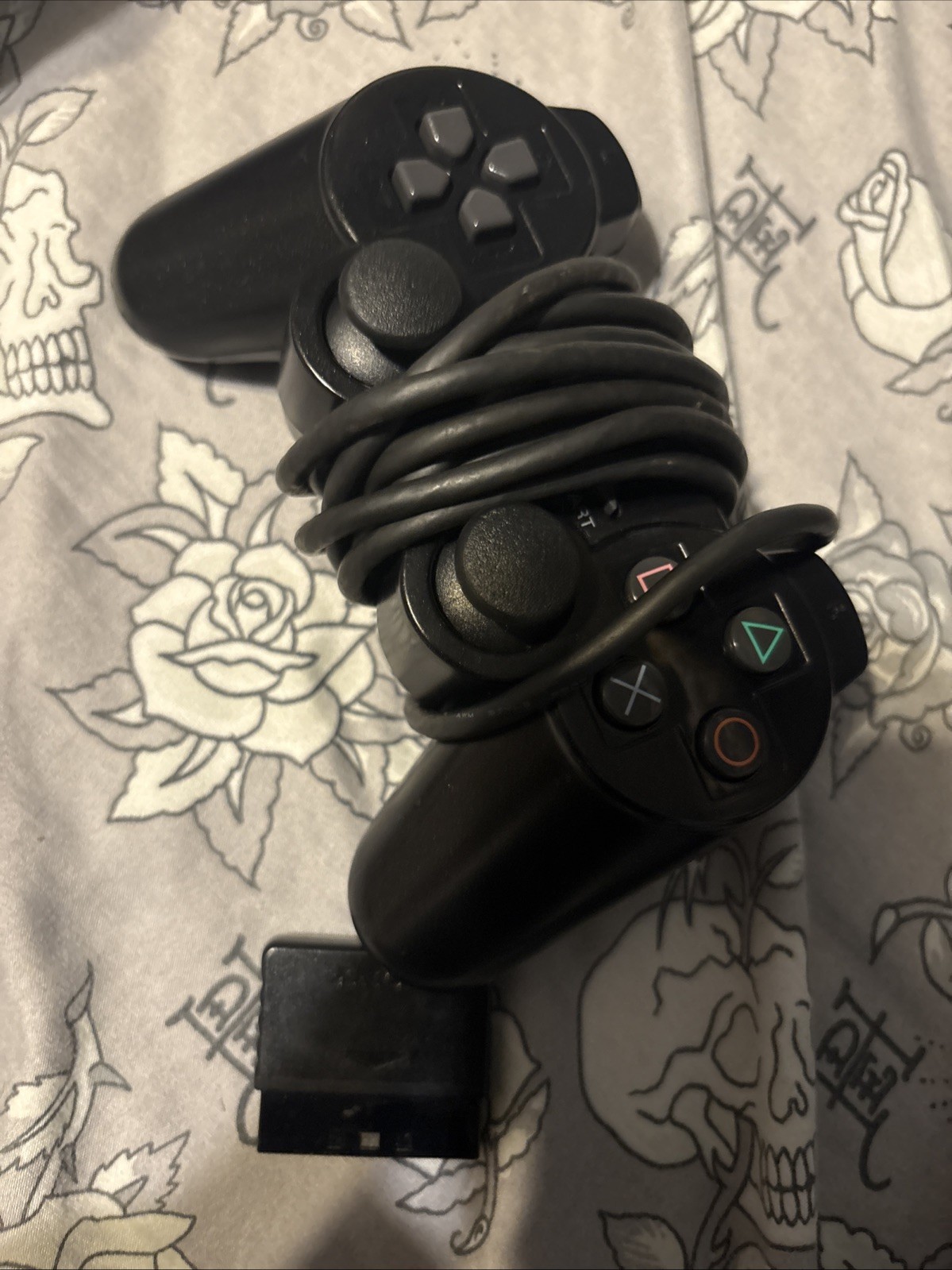 Sony PlayStation 2 Console Bundle- Black (SCPH-70001) Doesn’t Read Games
