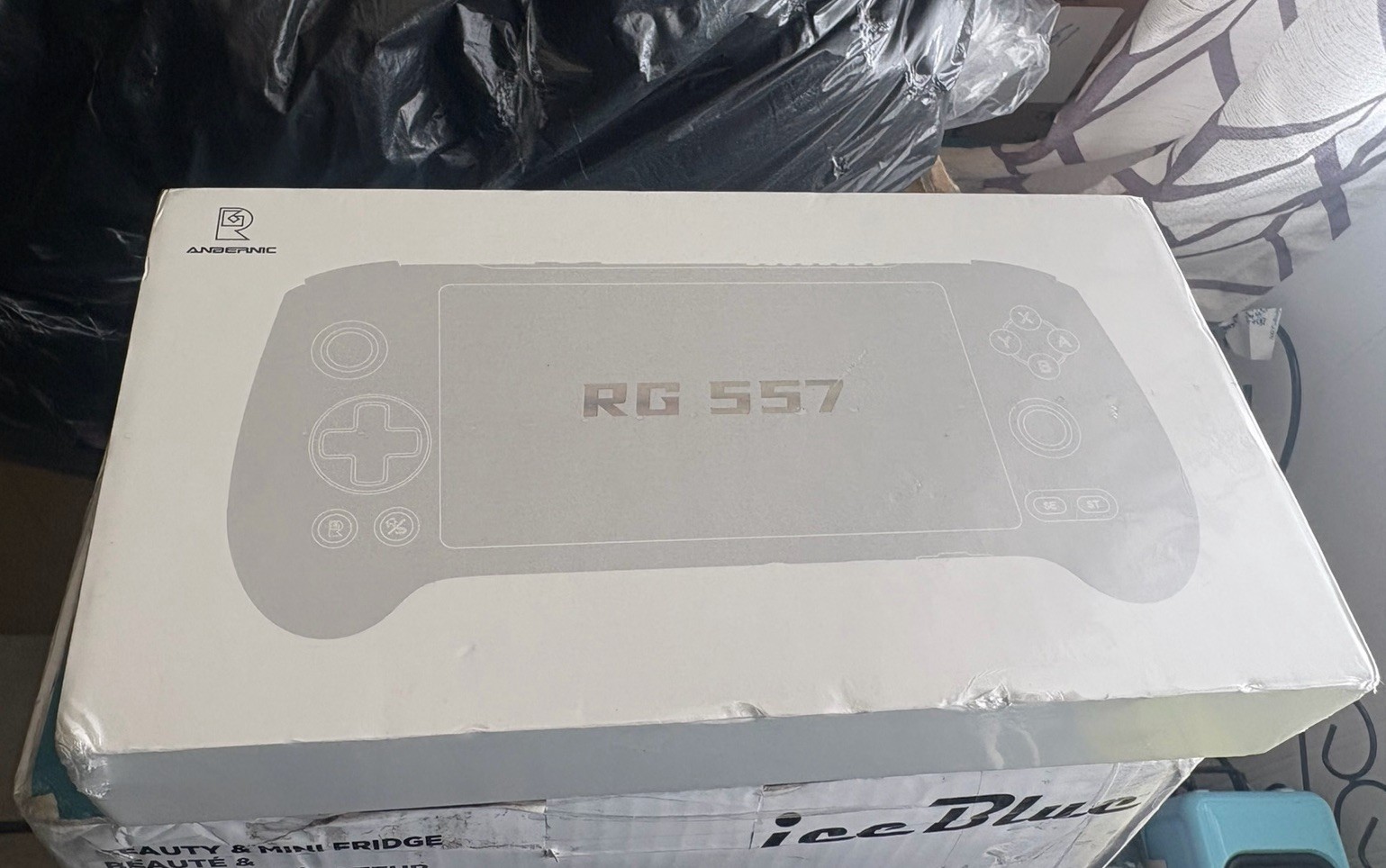 RG557 Retro Handheld Game Console 5.48″ AMOLED Android WiFi Gaming Player