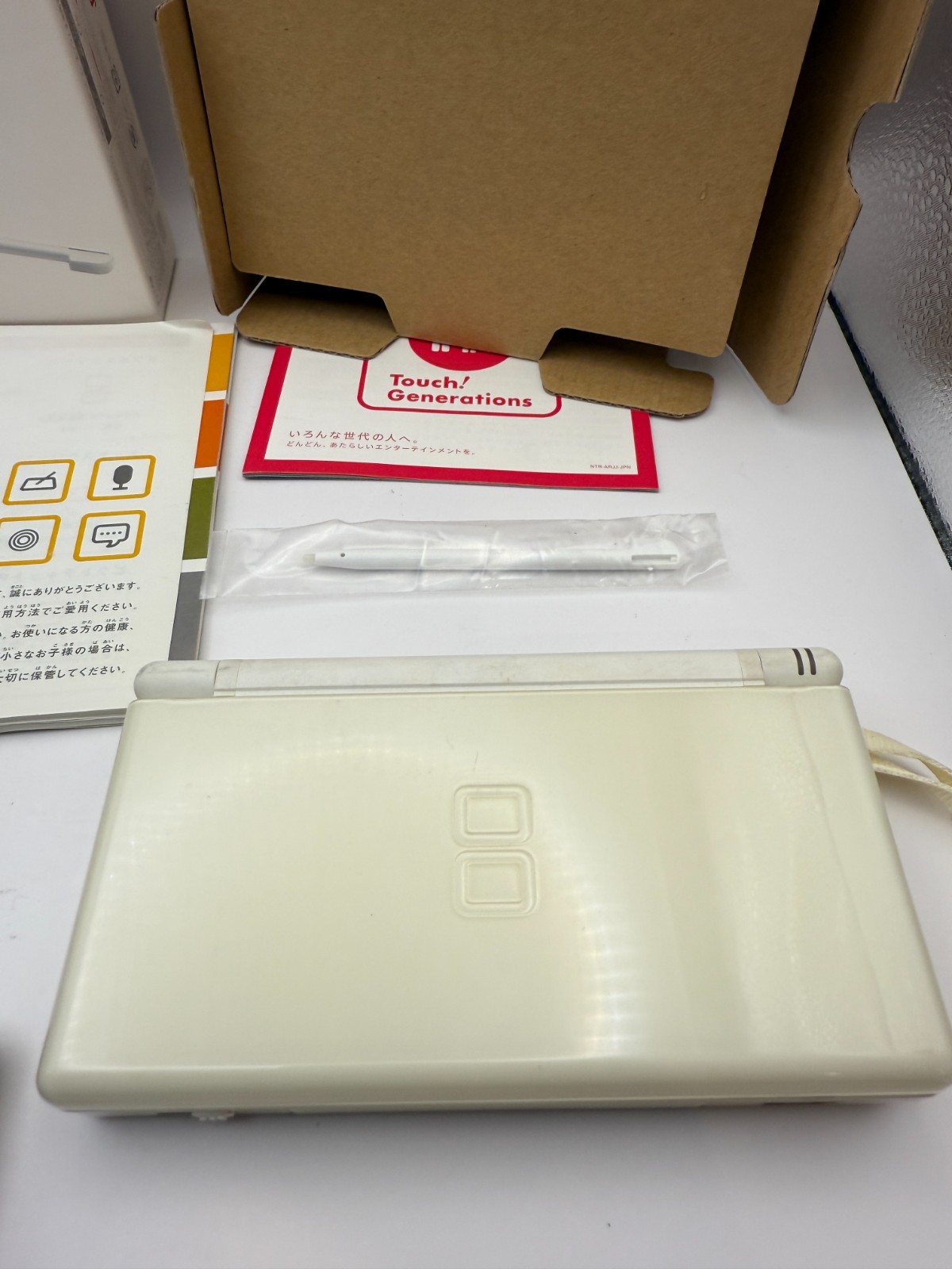 Nintendo DS Lite Console Crystal White Genuine Charger Pen Tested EUC
