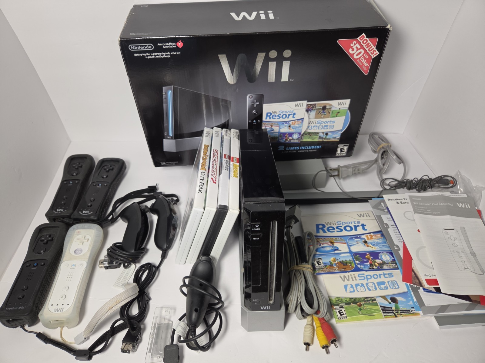 Nintendo Wii, Wii Sports, Resort And 4 Games, Black Console System Bundle