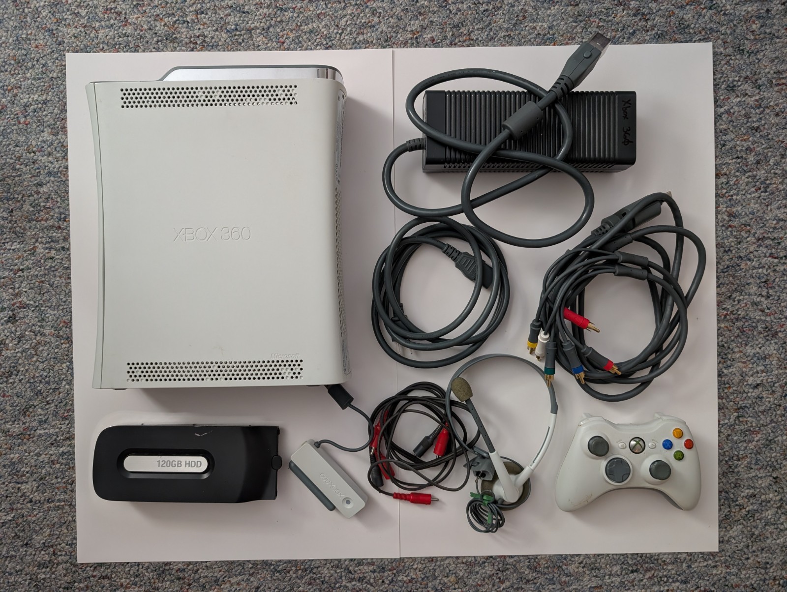Xbox 360 Console (Matte White), Jasper Model – Cables and Extra Hard Drive