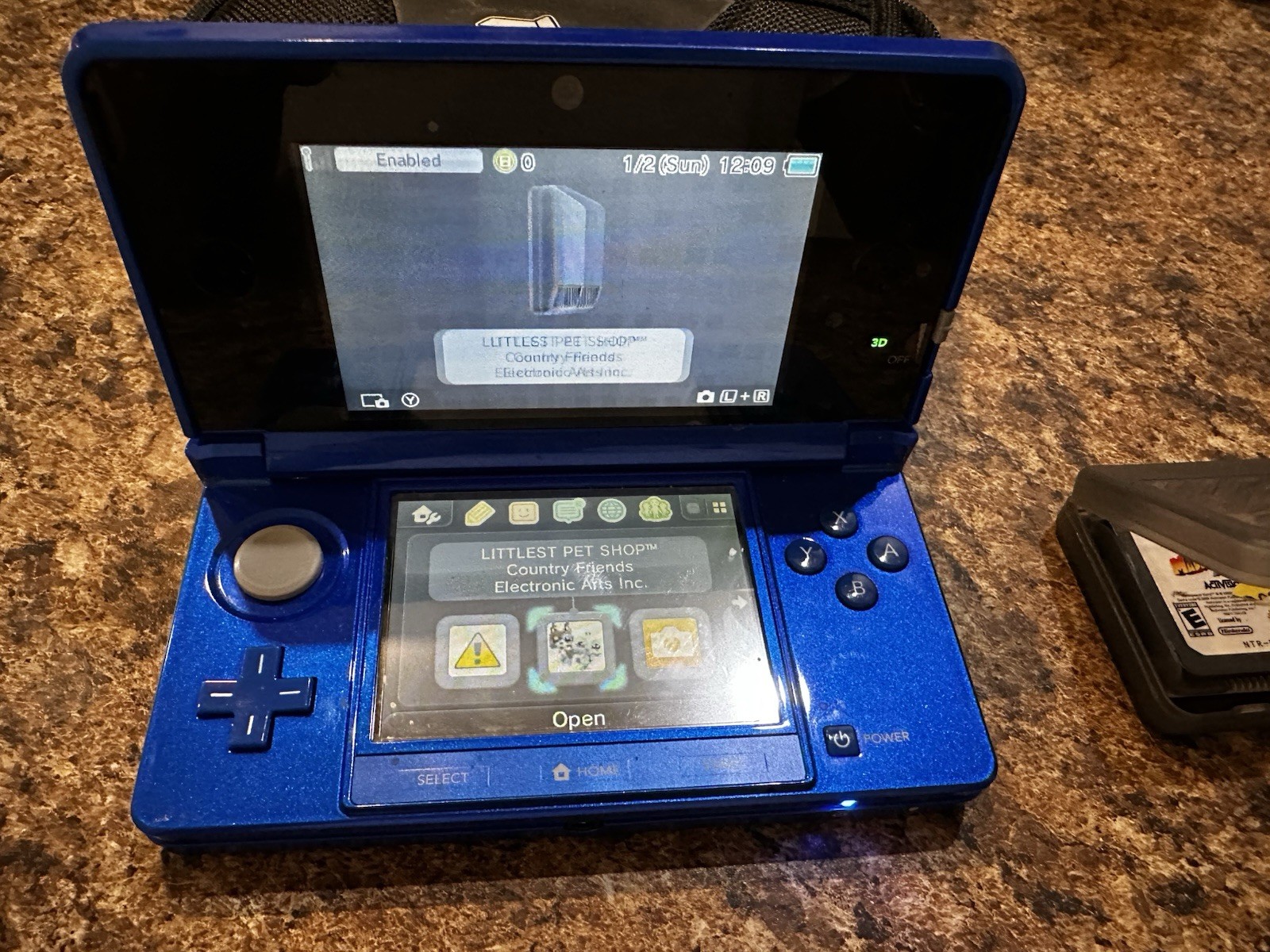 Nintendo 3DS Cobalt Blue Console English Excellent -No Charger- With 6 Games