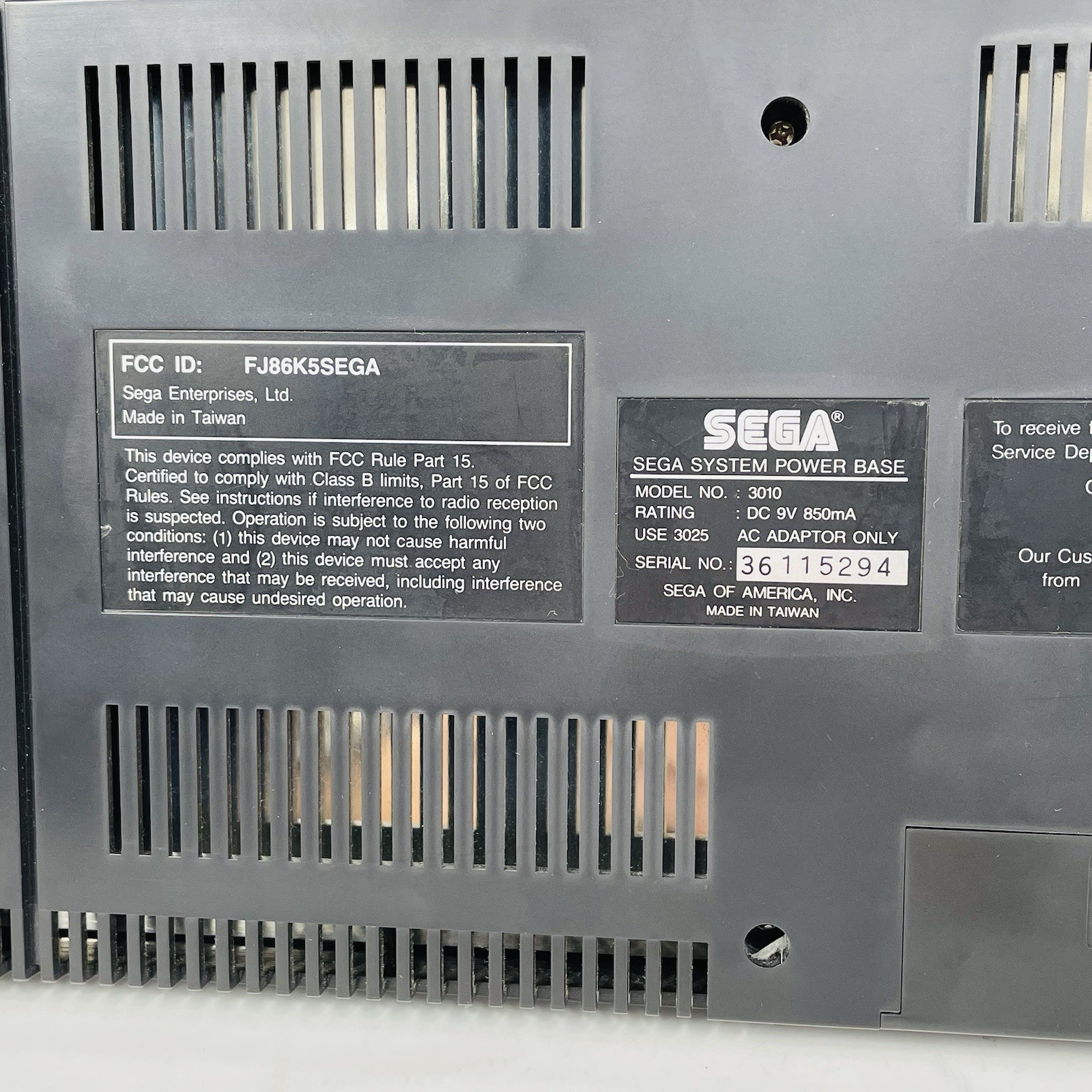 SEGA Master System Console, 2 Controllers, RF Switch, Power Supply and Game