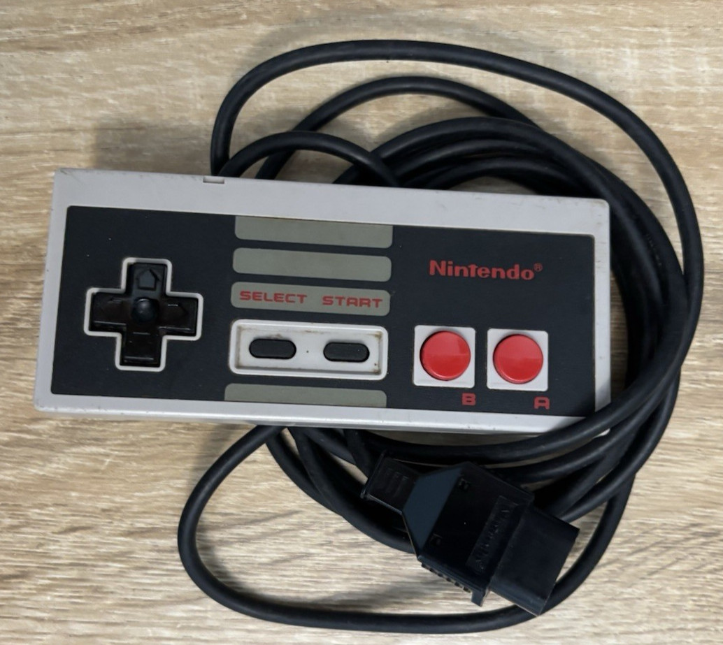Nintendo Entertainment System NES Console Gaming System NES-001 Cleaned Working