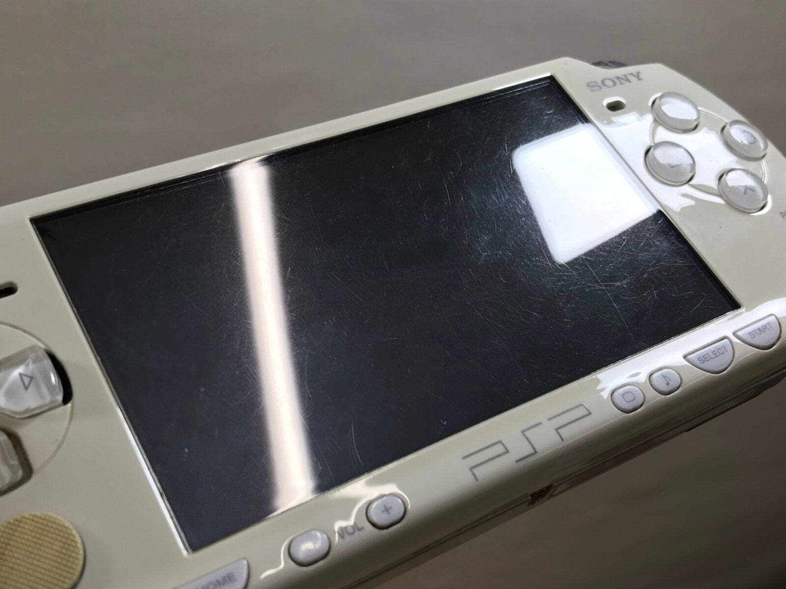 PSP-2000 CERAMIC WHITE Console Japan – With Defects GE1628