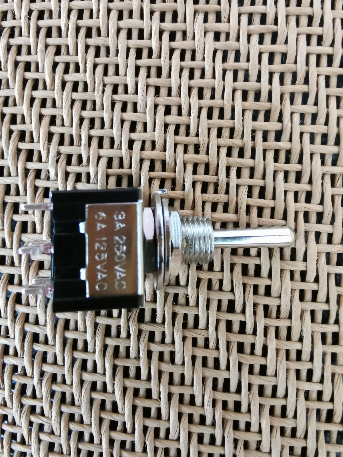 1 120V 230V Momentary (ON)-OFF-(ON) Toggle SWITCH