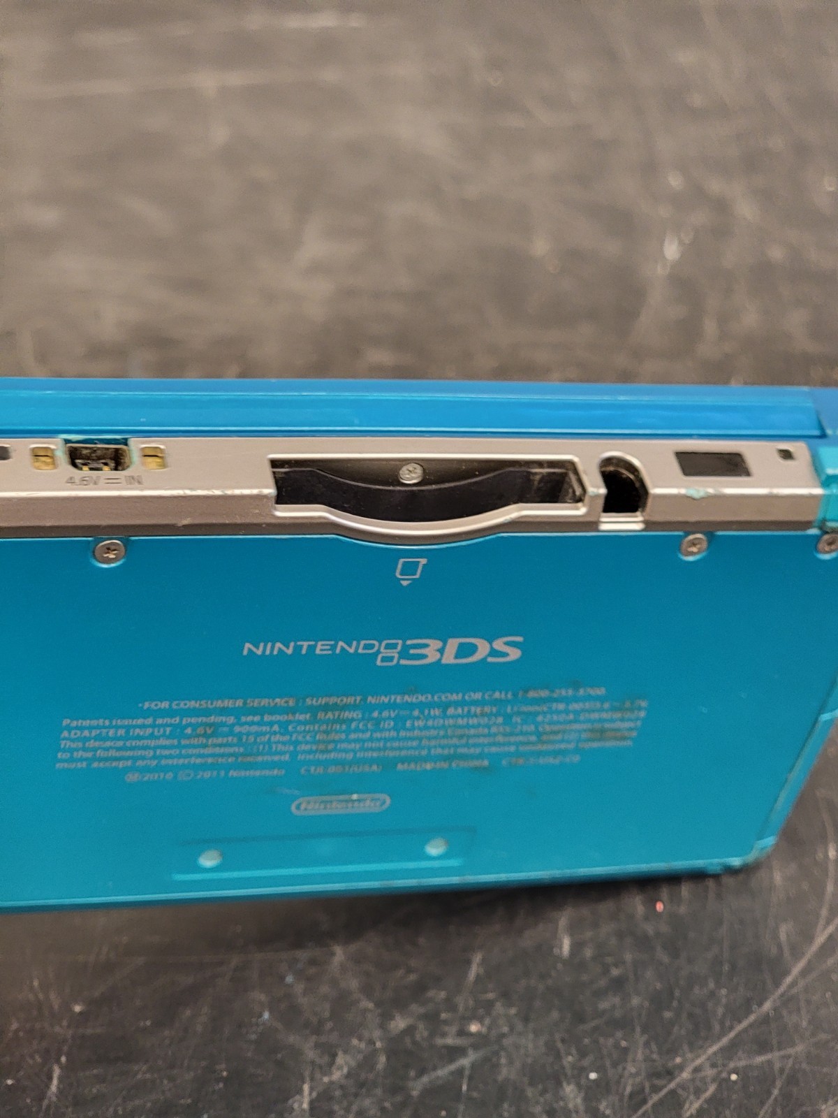 Nintendo 3DS Handheld System – Aqua Blue W/ Charger