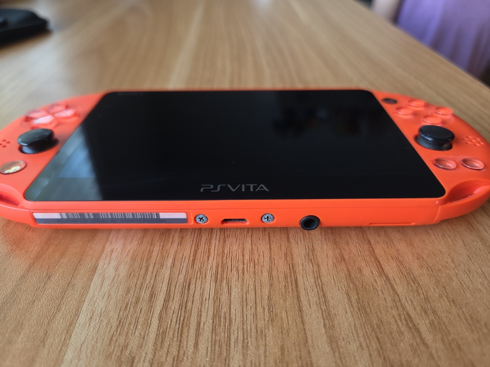 Sony PS Vita 2000 Slim PCH-2000 – Neon Orange – *GREAT * + Charger