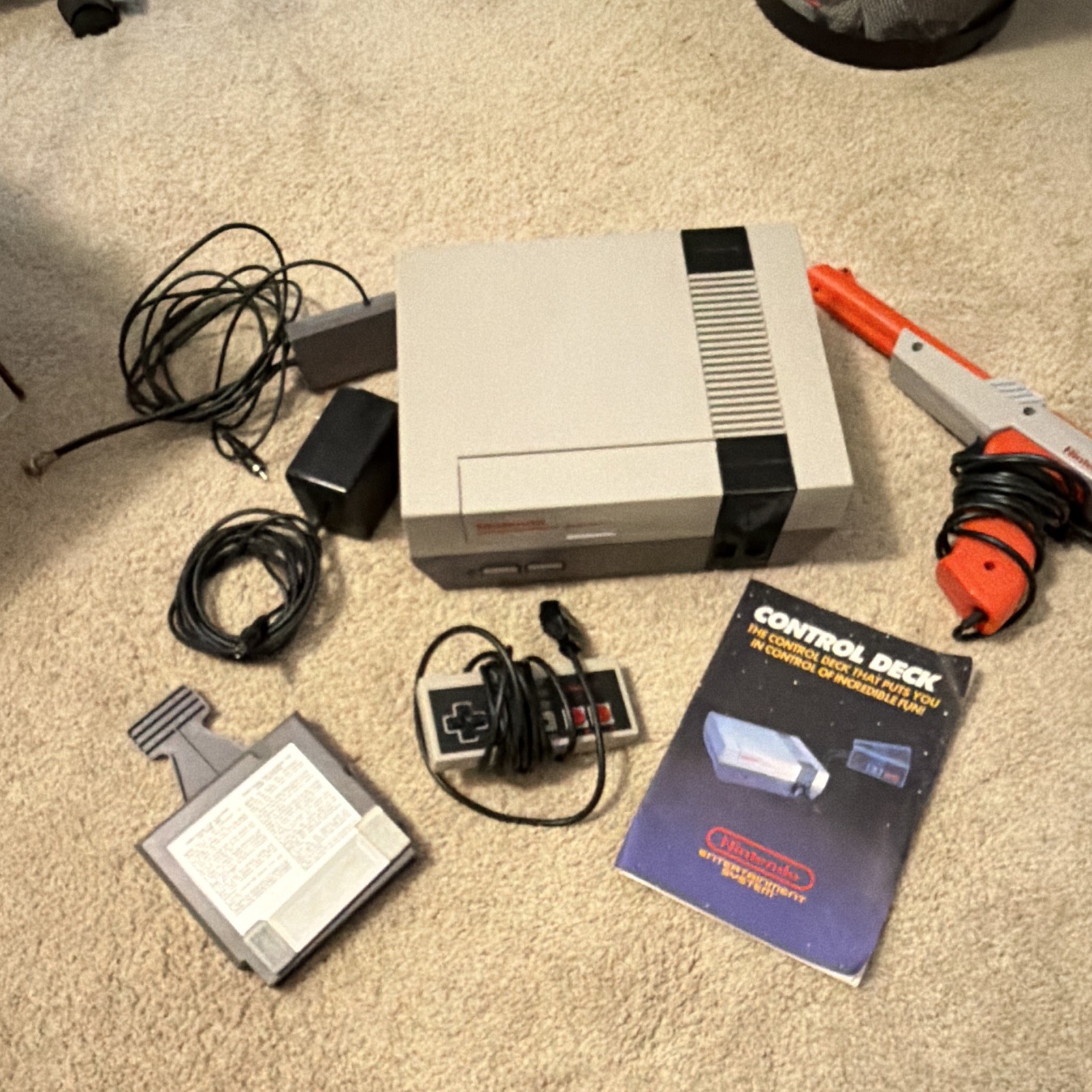 Tested Nintendo NES Console Bundle Controller, Zapper, Power/AV Cables, Manual