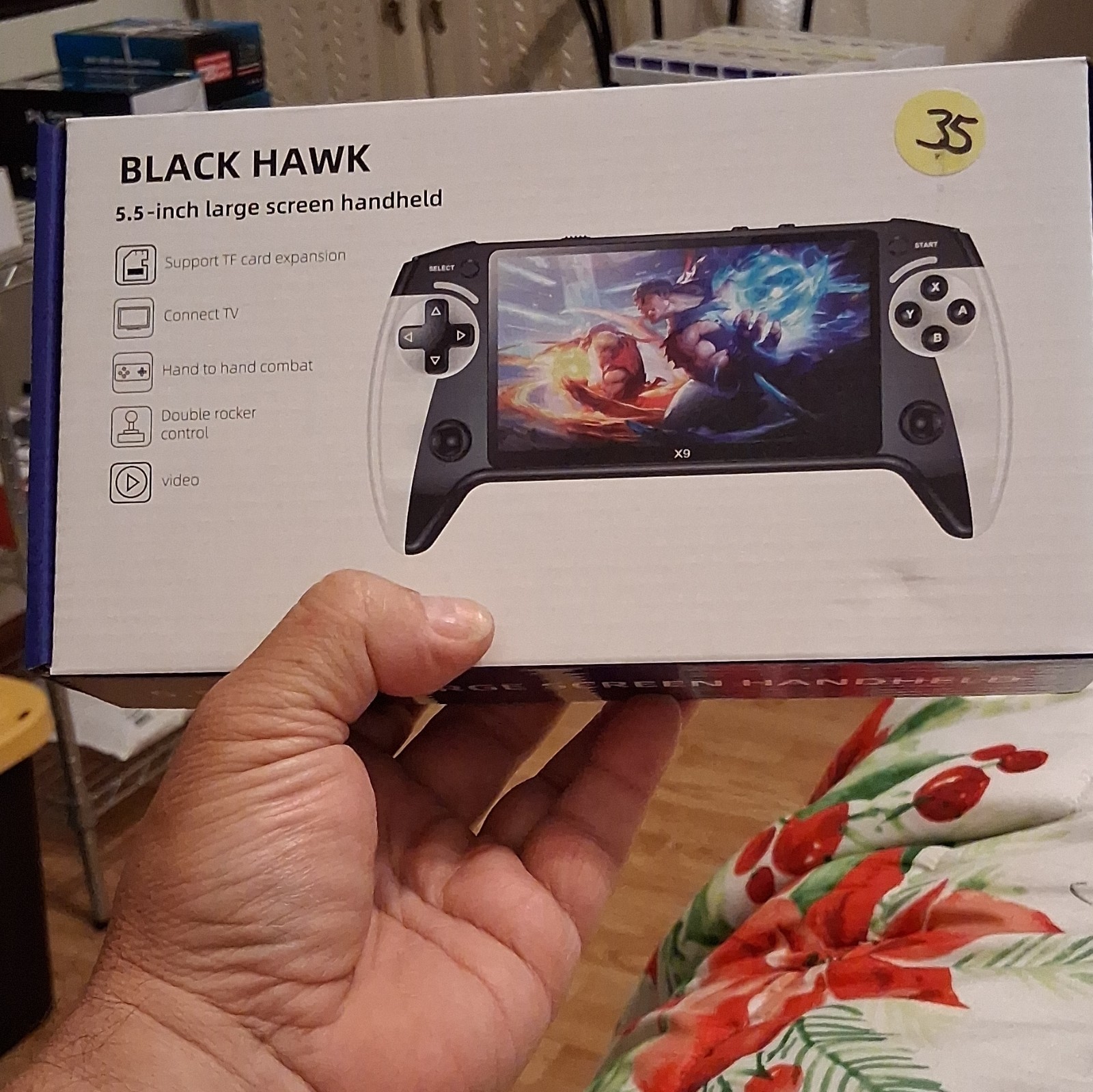 BLACK HAWK X9 5.5″ Handheld Game Console TV/AV Out 720p Black/White