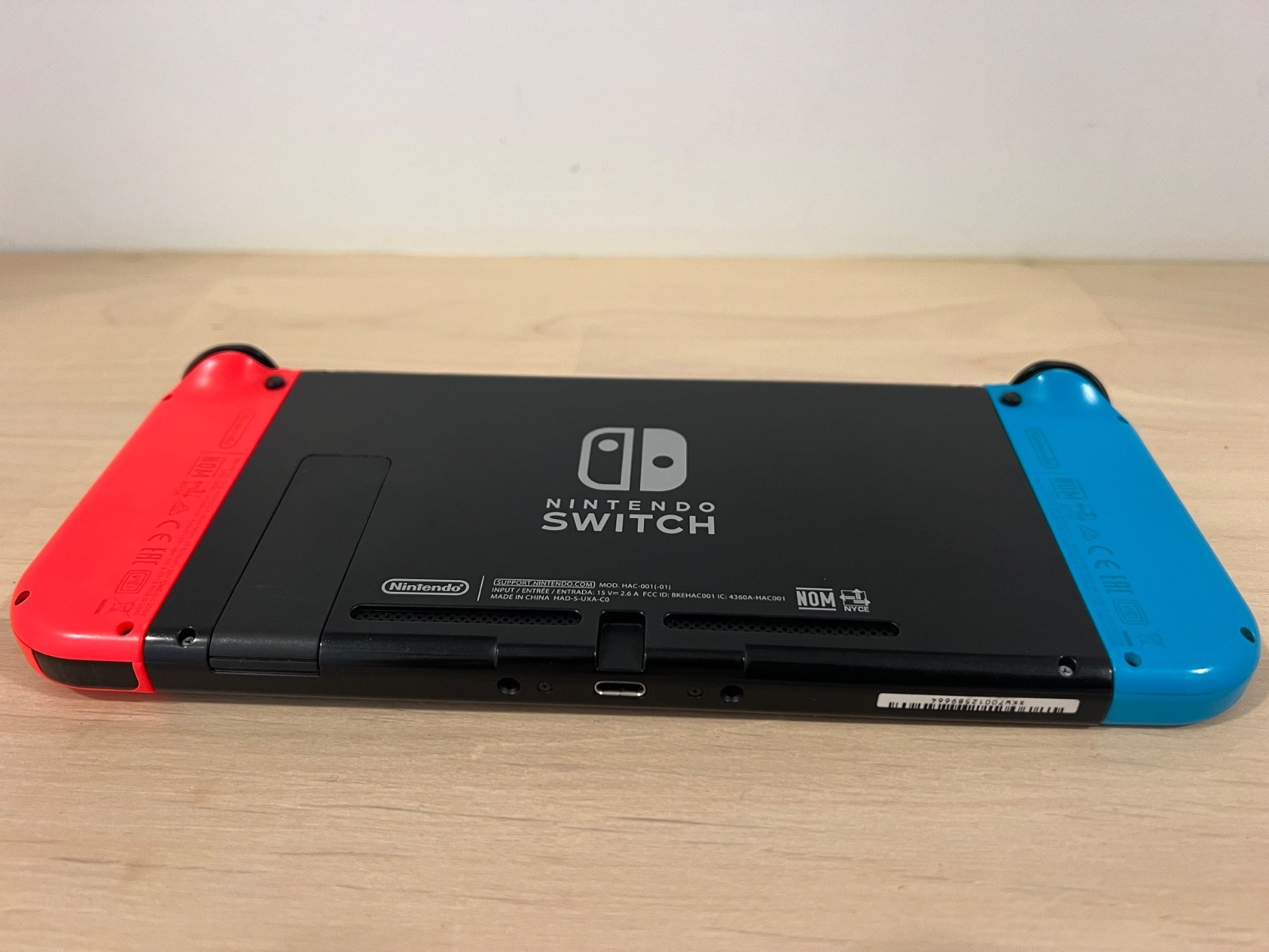 Nintendo Switch Handheld Console Red/Blue controllers EXCELLENT CONDITION