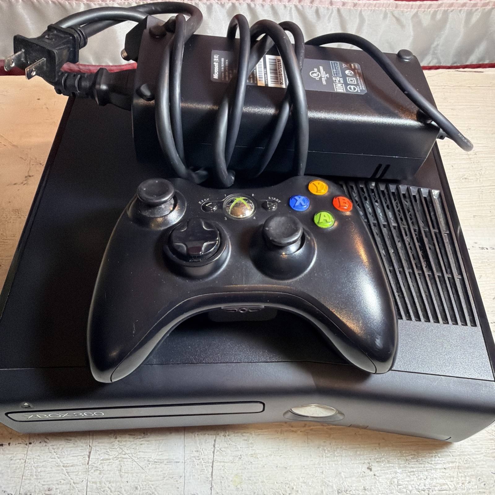 MICROSOFT XBOX 360 S Console – 80GB – OEM power Supply – Controller *READ*