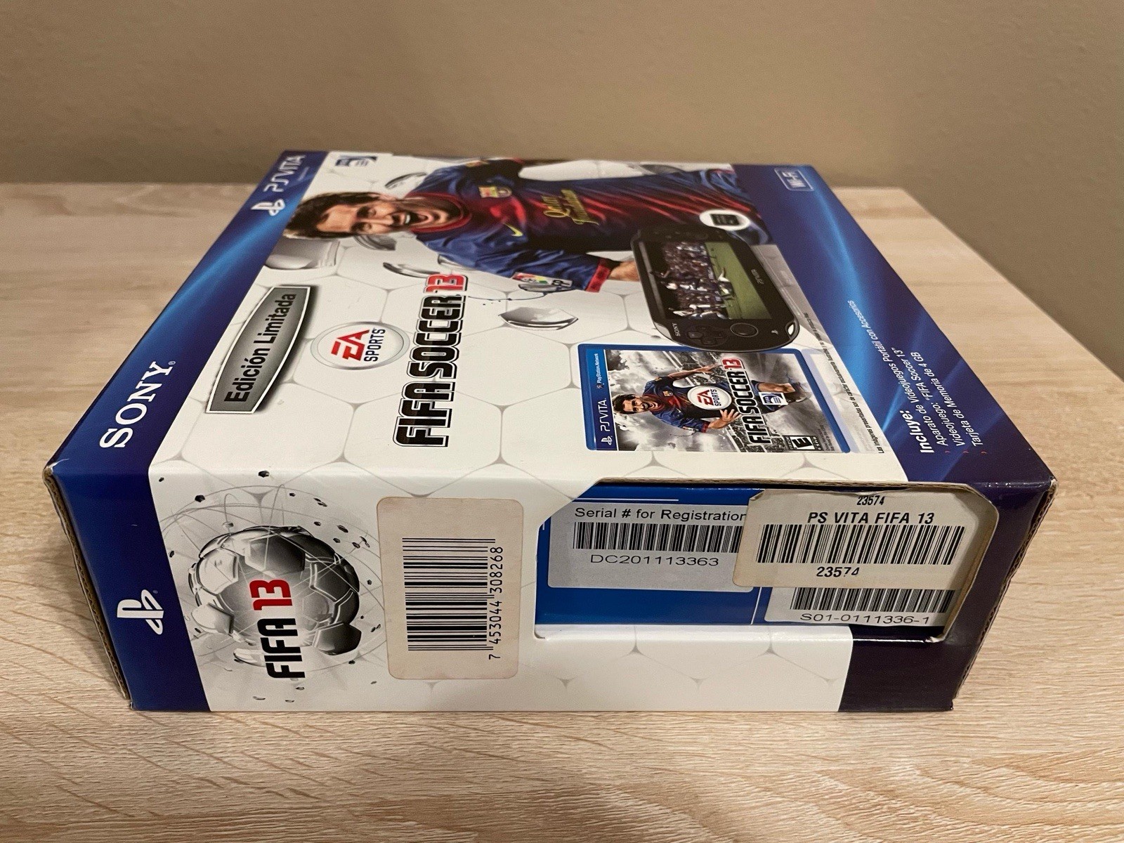 Special Edition Messi FIFA 13 – Sony PlayStation PS Vita PCH-1010 – Open Box