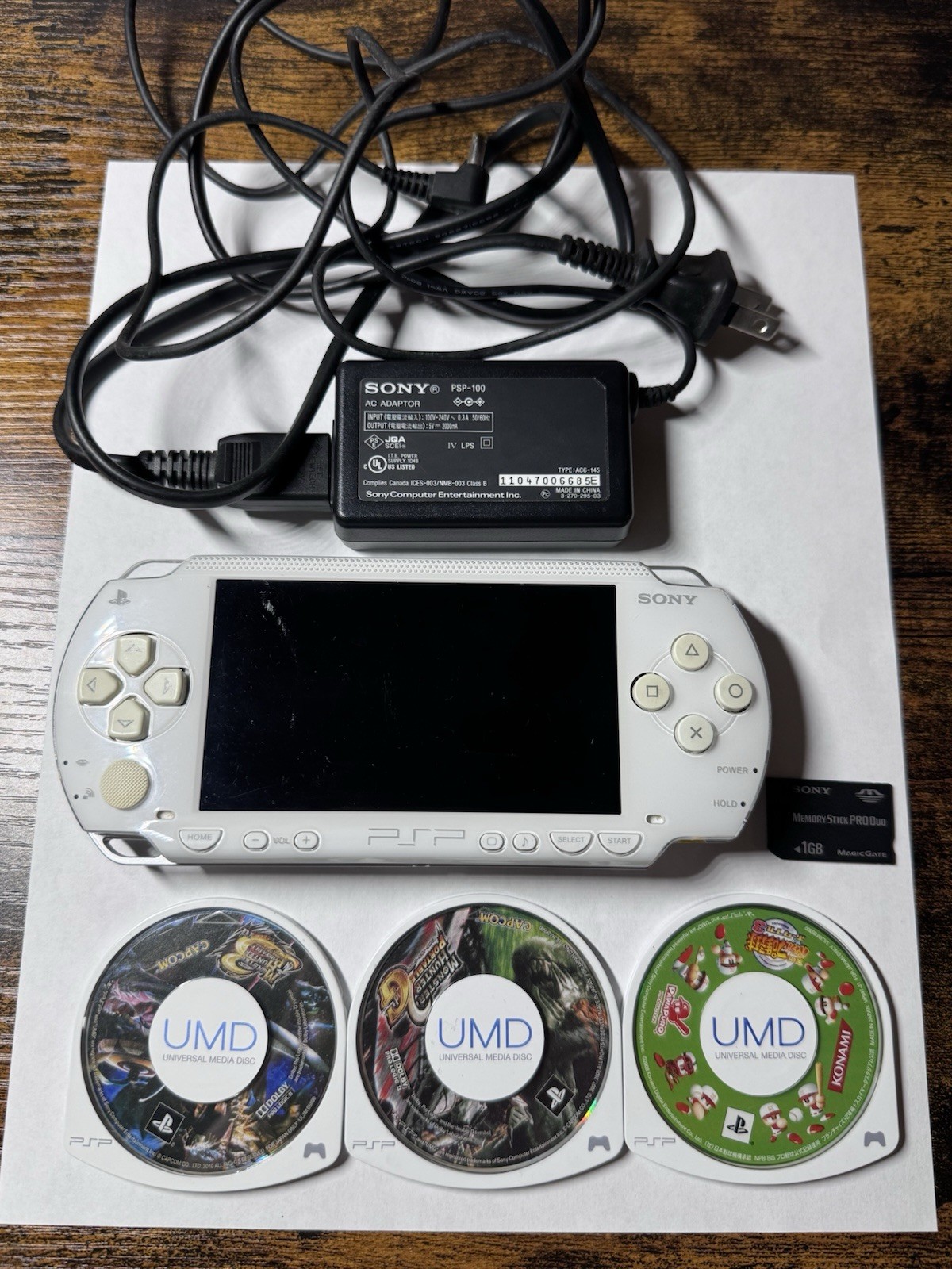 Sony PSP-1000 White Console Works&Ready to play (Please read description)