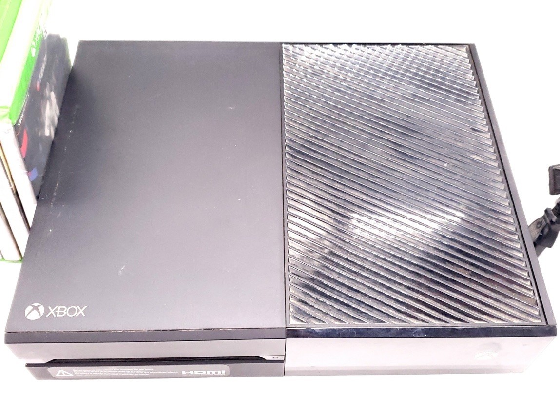 Microsoft Xbox One Console Model 1540 W/ 4 Games 1 Sealed TESTED & WORKING