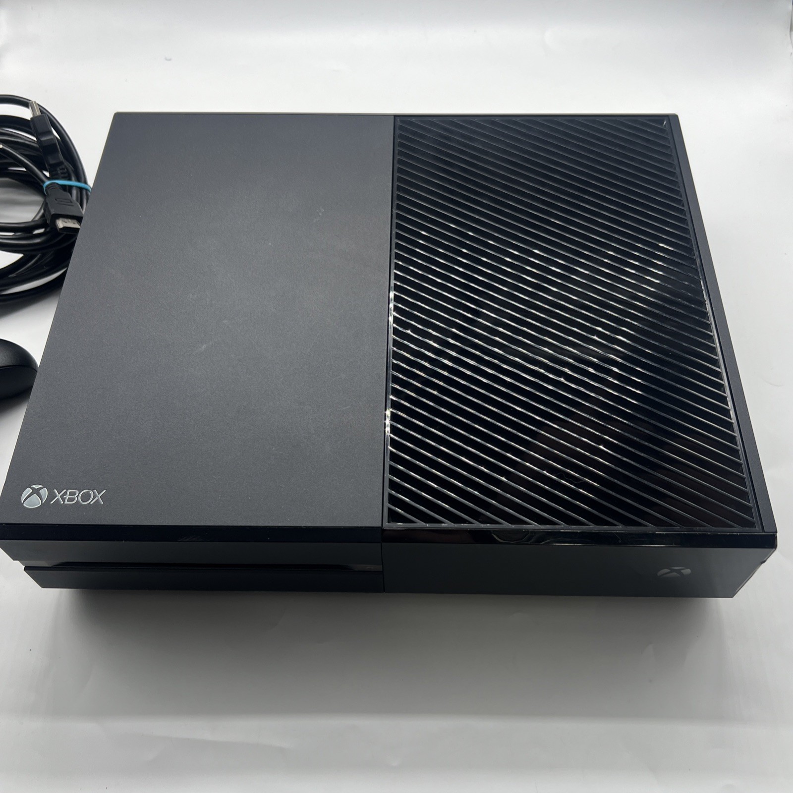 Microsoft Xbox One 1TB Console Model 1540 – Black | One Controller | Tested