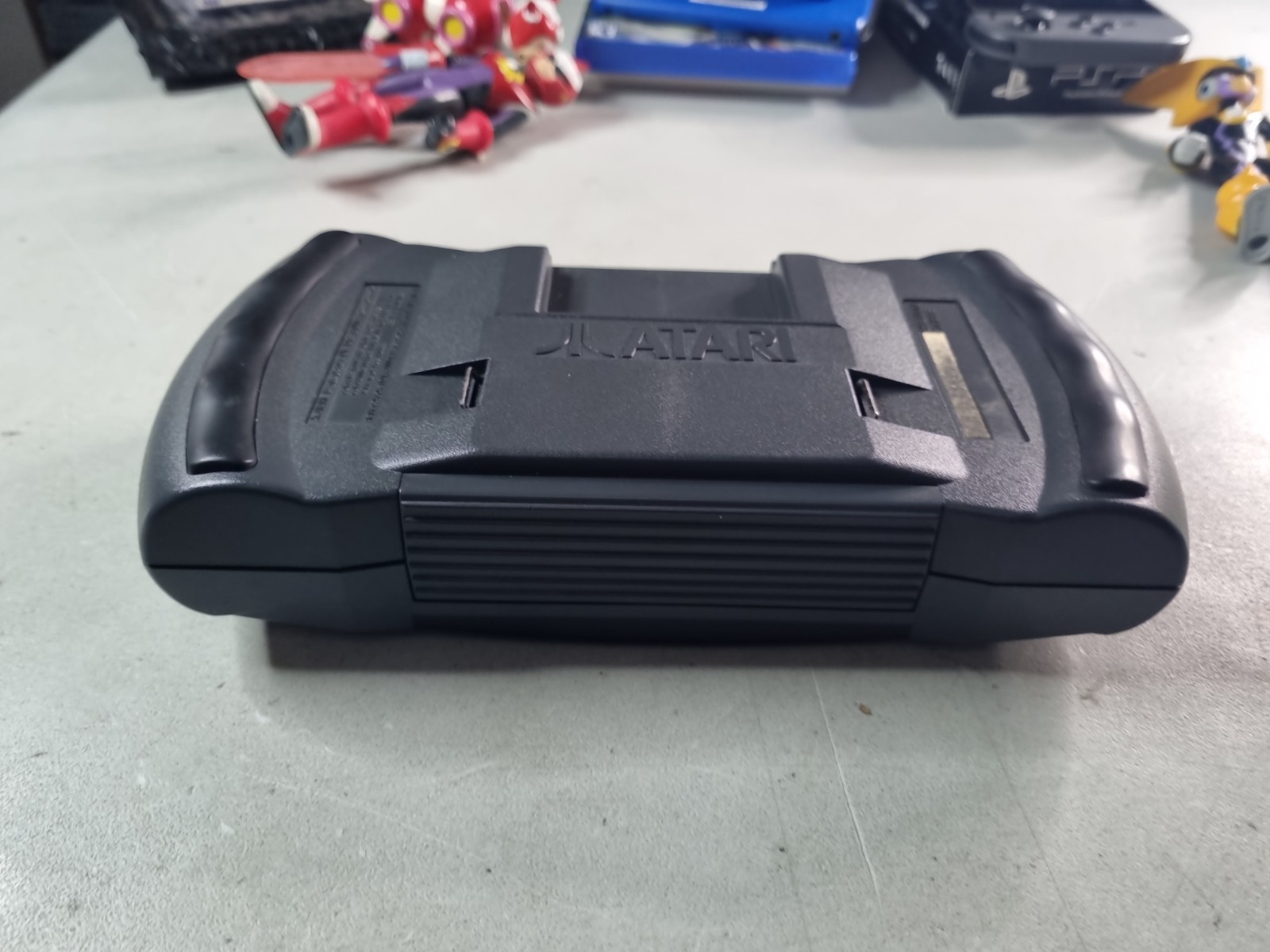 Broken Atari Lynx 2 Gaming Console System PAG-0401 with Battery Cover No Power