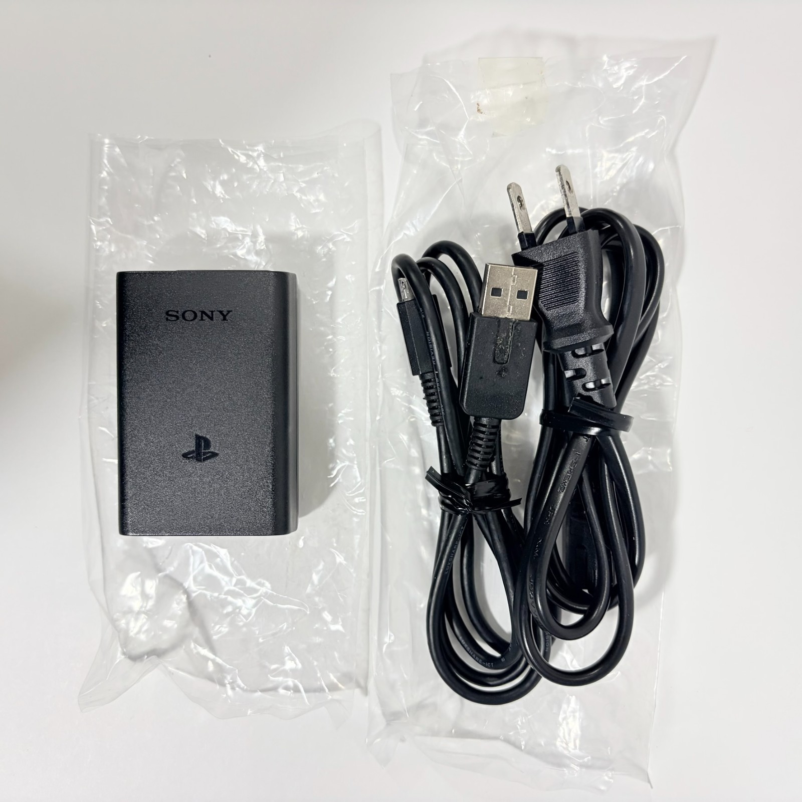 [Near Mint] Sony PS Vita PCH-2000 Black Value Pack 16GB Memory Card Boxed Japan