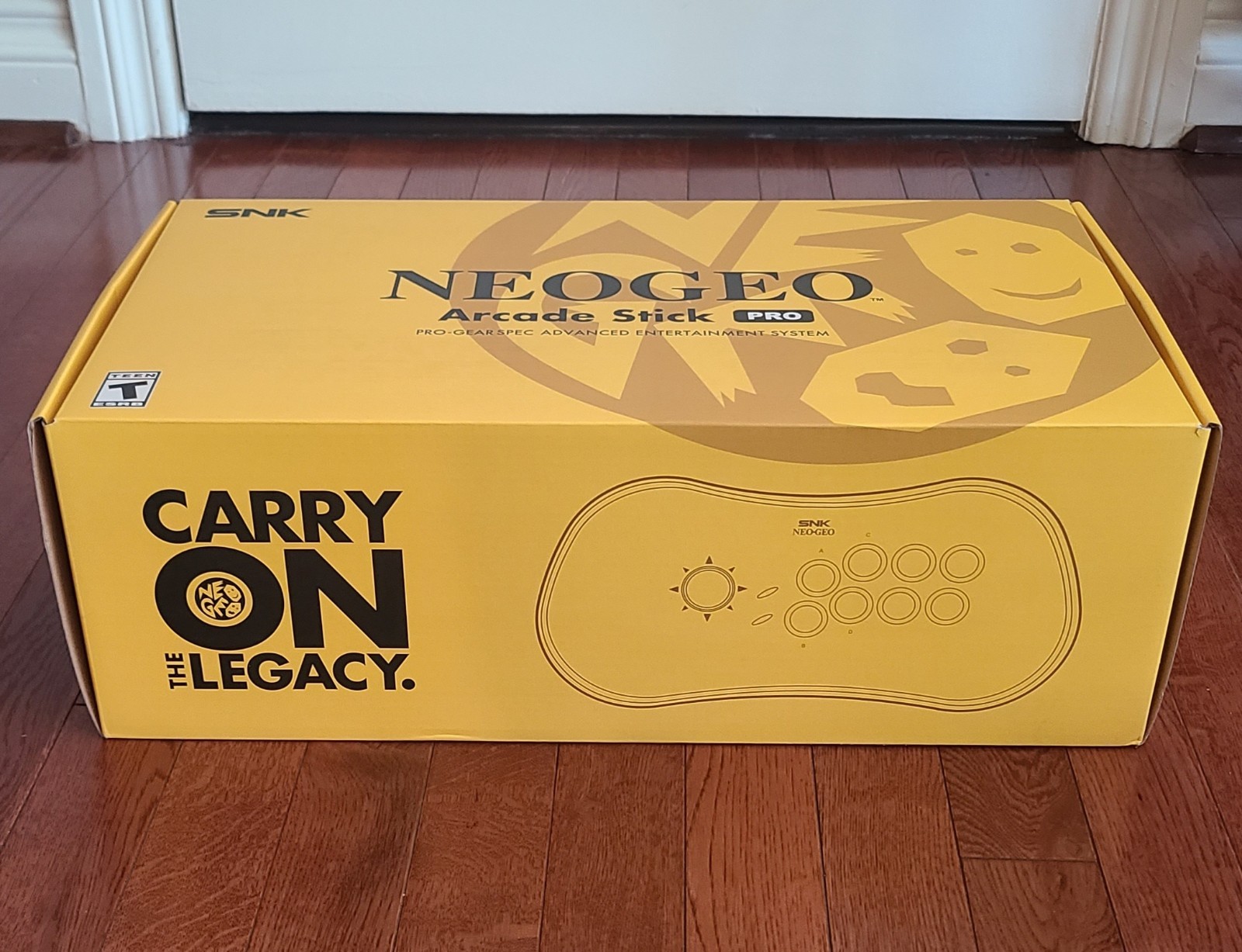SNK NEO GEO Arcade Stick Pro – Brand NEW + SNK Silicone Joystick Ball Cover