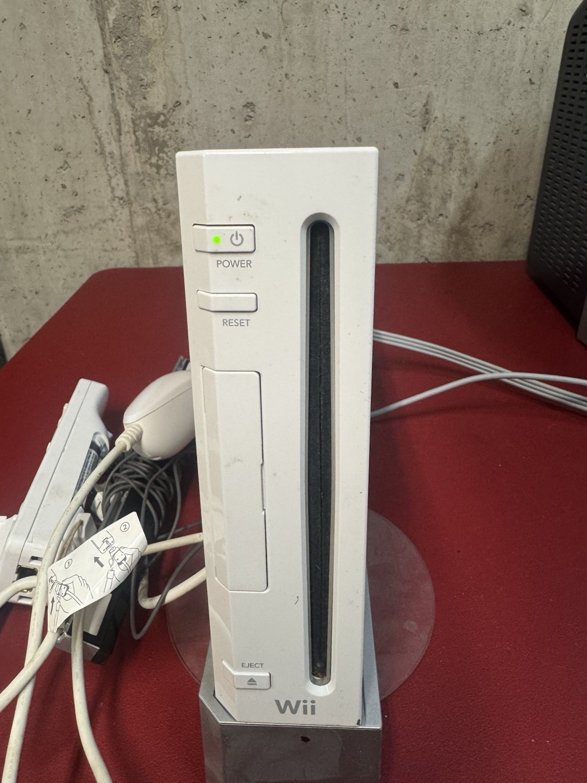 Nintendo Wii RVL-001 (USA) White Console w/ OEM Controller, Nunchuk & 5 Games