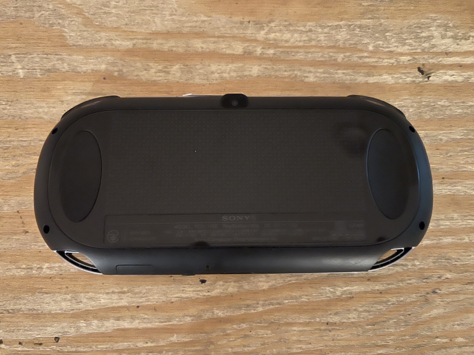 Sony PS Vita 1000 OLED – Black *GREAT* + Sony 8GB Memory Card + Charger