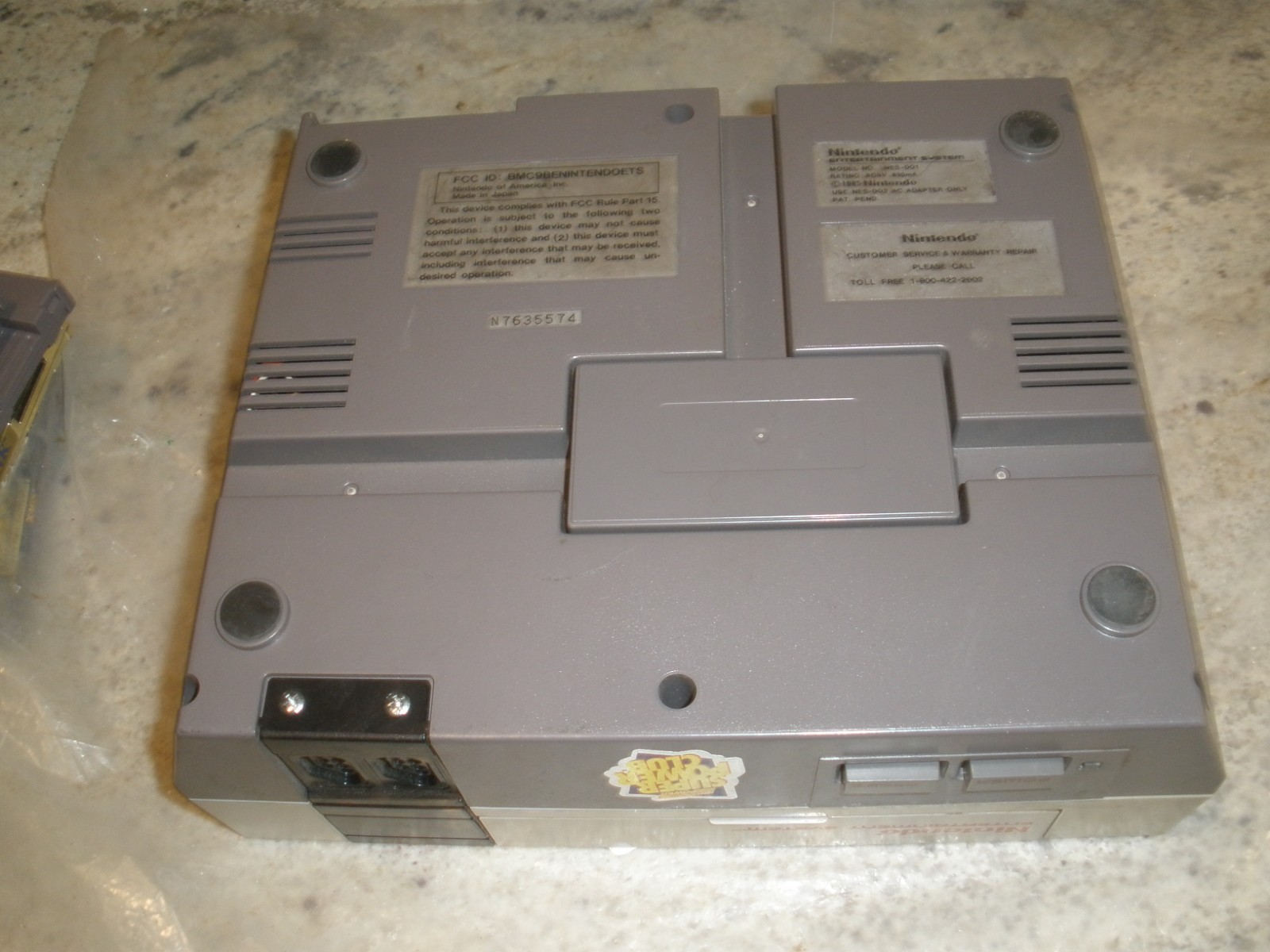 ORIGINAL NINTENDO NES HOME CONSOLE NES-001 WORKS (READ DESC
