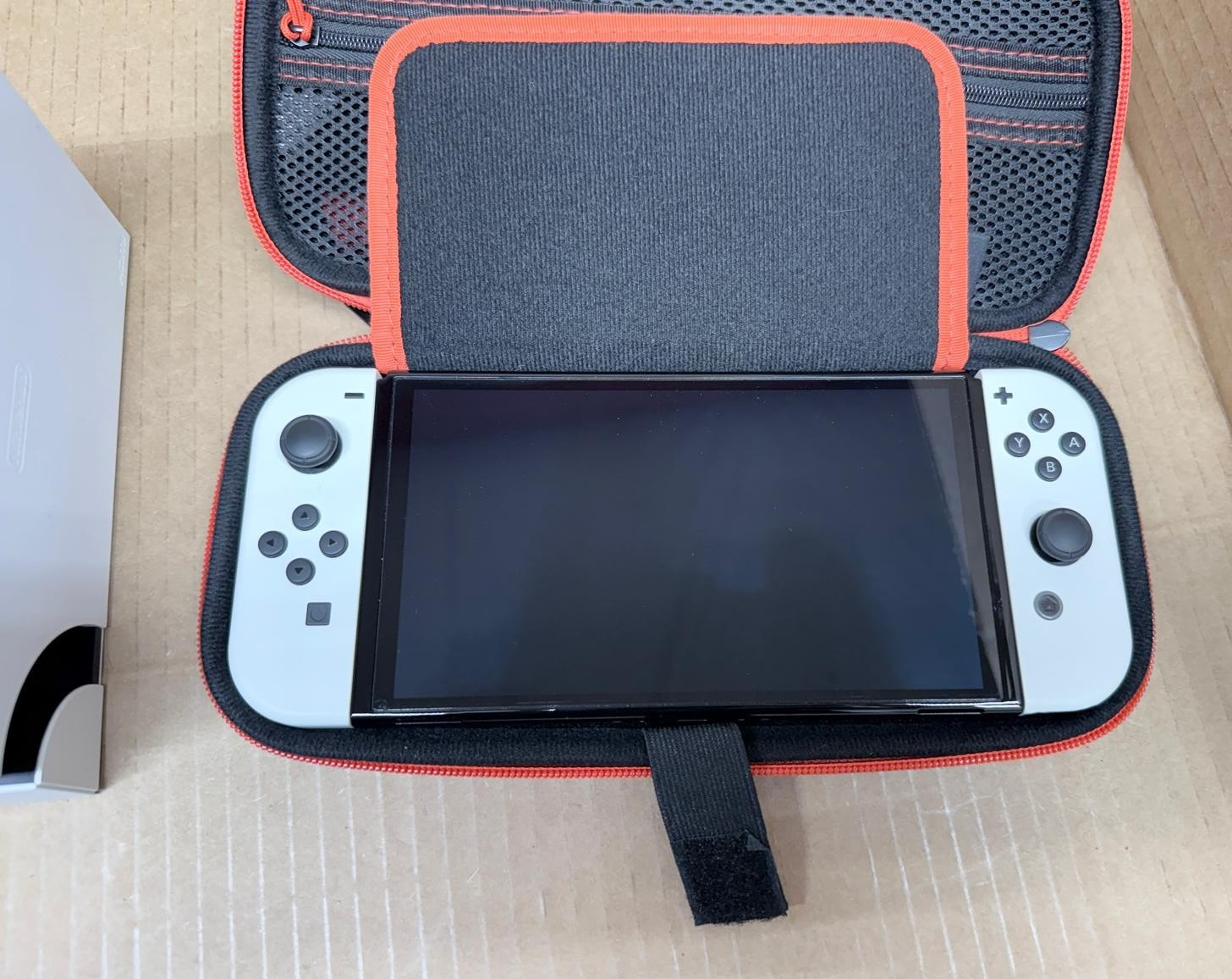 Nintendo Switch – OLED Model with White Joy-Con