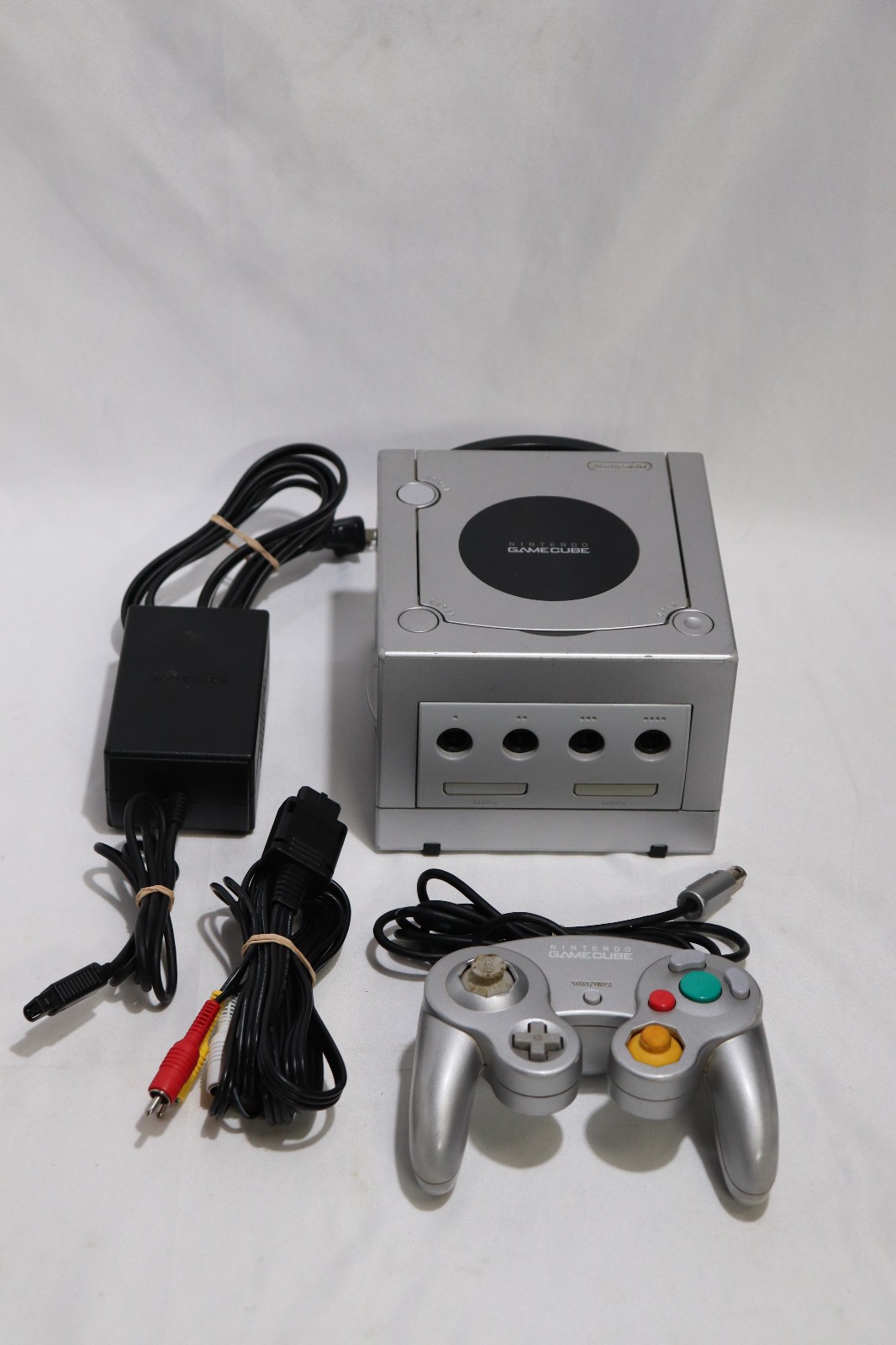 Nintendo GameCube Console DOL-101(USA) Silver – Complete